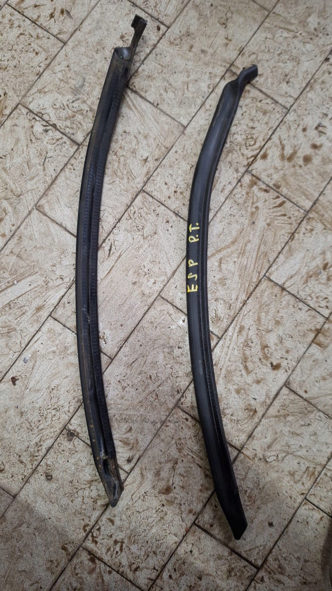 USZCZELKA PROGU NADKOLA DRZWI TYŁ RENAULT ESPACE V PRAWA LEWA