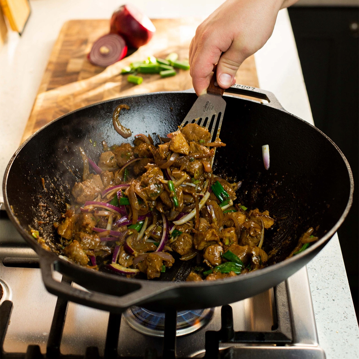 Wok żeliwny 35 cm / Lodge Marka Lodge