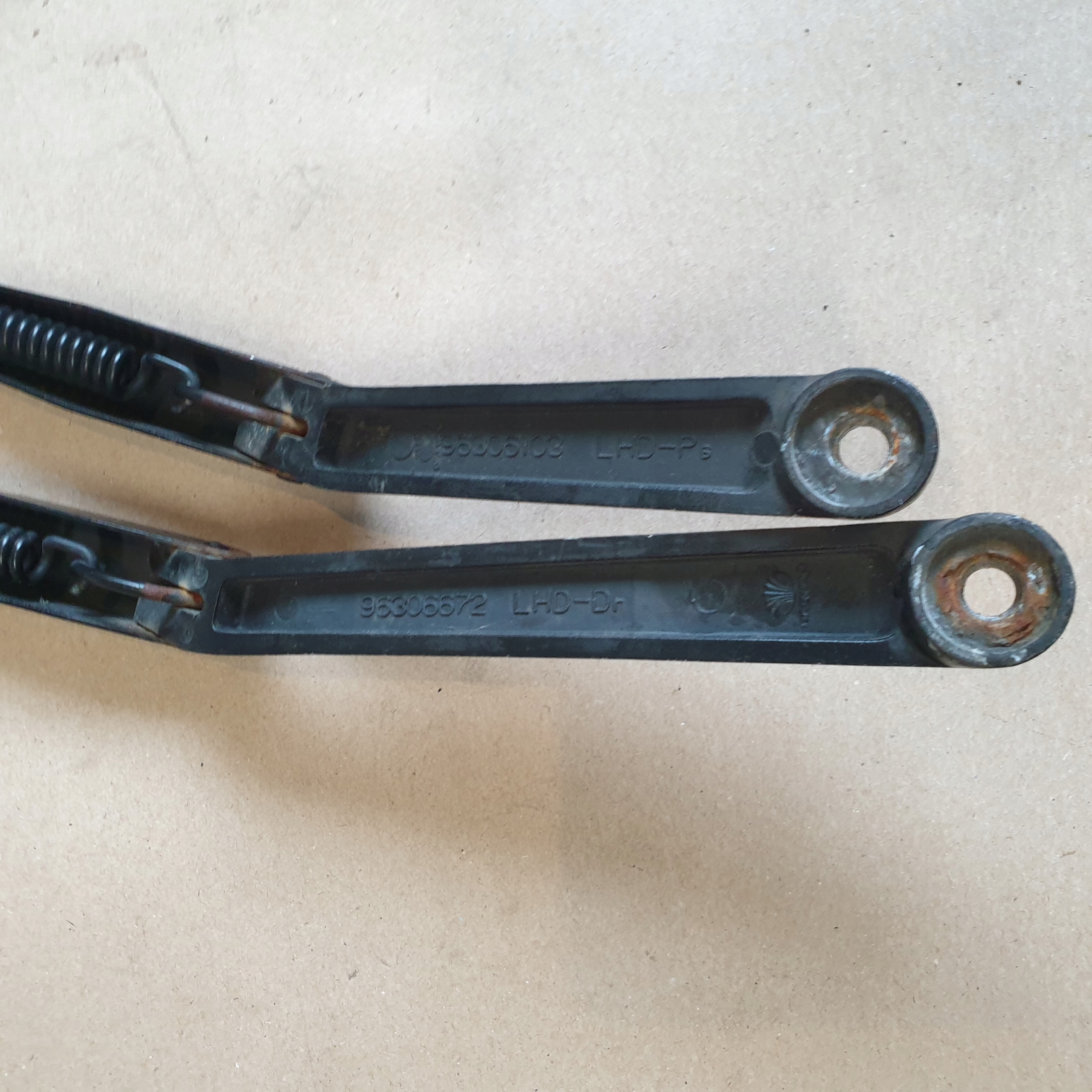 wiper arm front R right DAEWOO LANOS OE EUROPA