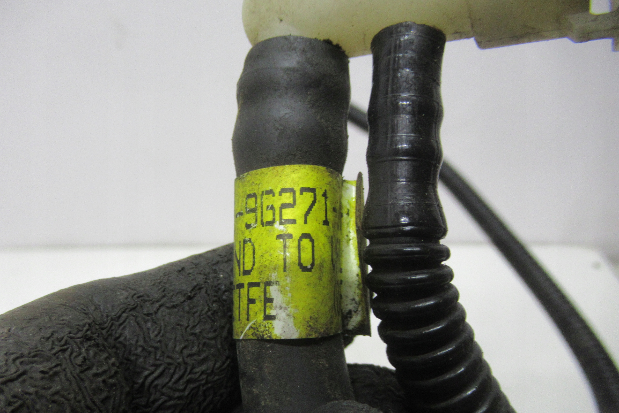 FORD EXPLORER 99R 4.0 fuel line F87E-9G271
