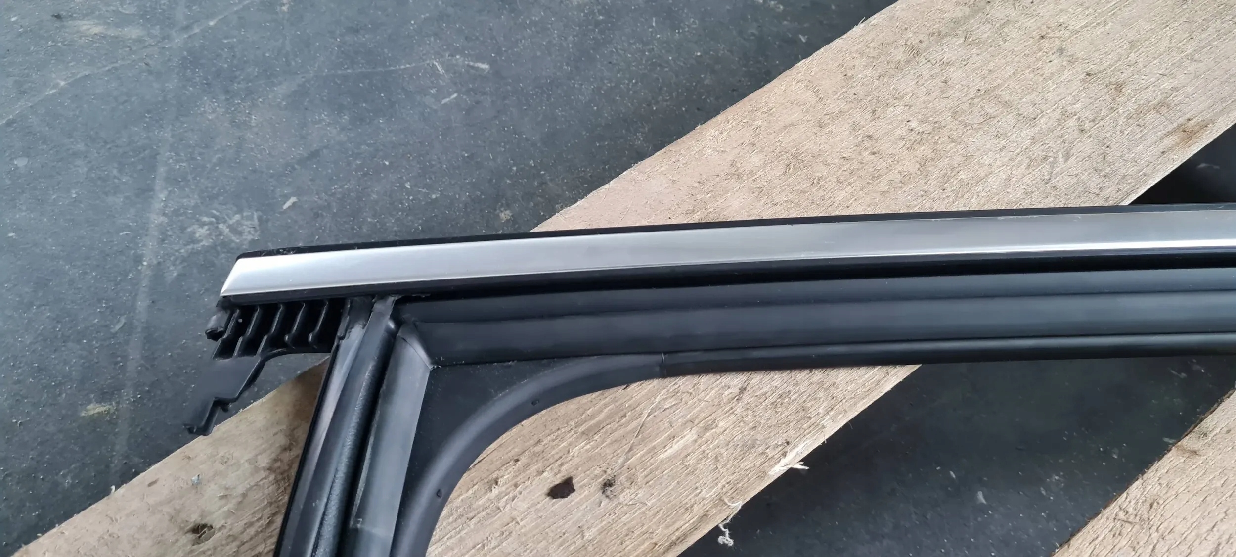Q5 80A gasket door windows left left rear part 80A839431C