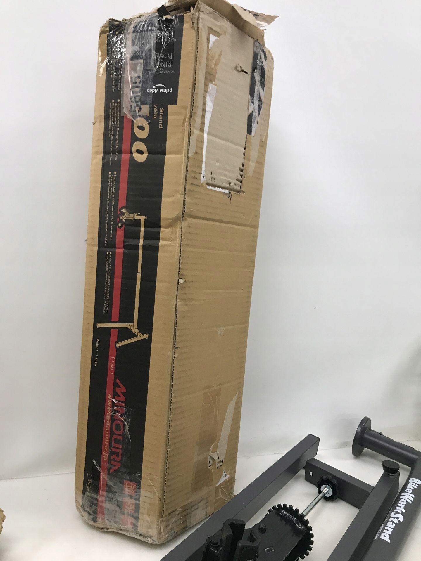 MINOURA STOJAK MONTAŻOWY W-3100 Z PRZECHOWYWANIEM, 4000285 Kod producenta 410311000