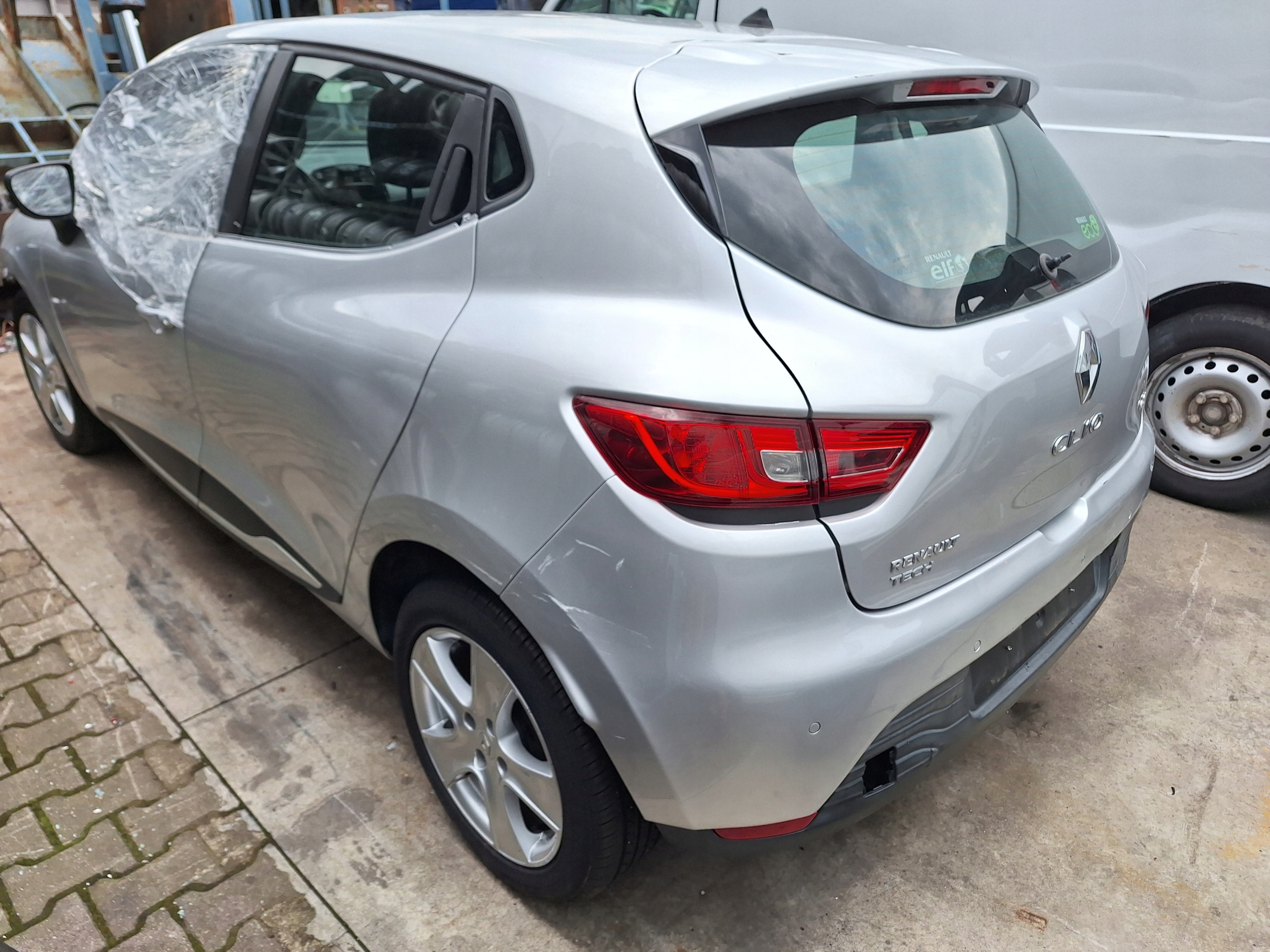 RENAULT CLIO 4 IV PIASTA OŚ OŚKA ZAWIESZENIE TYLNE BELKA ZAWIESZENIA TYŁ GŁ