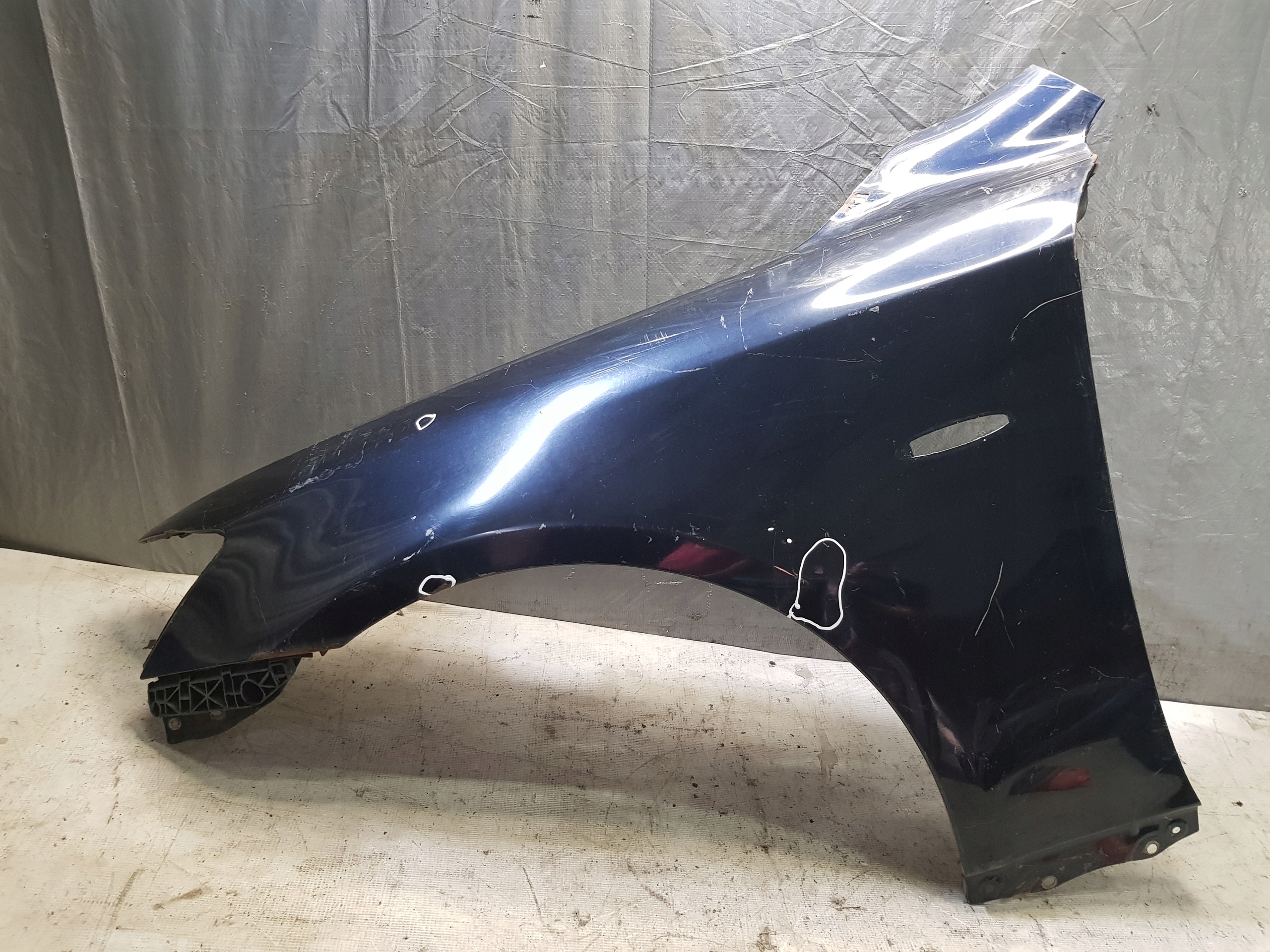 fender LEXUS IS 2 left front graphitic