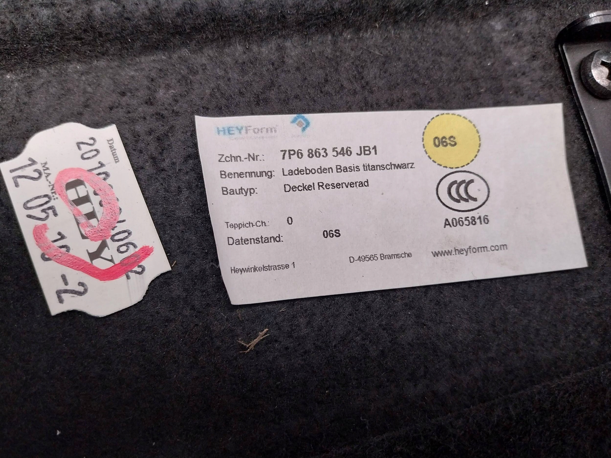 mats floor boot 7P6863546JB1 VW TOUAREG II 7P