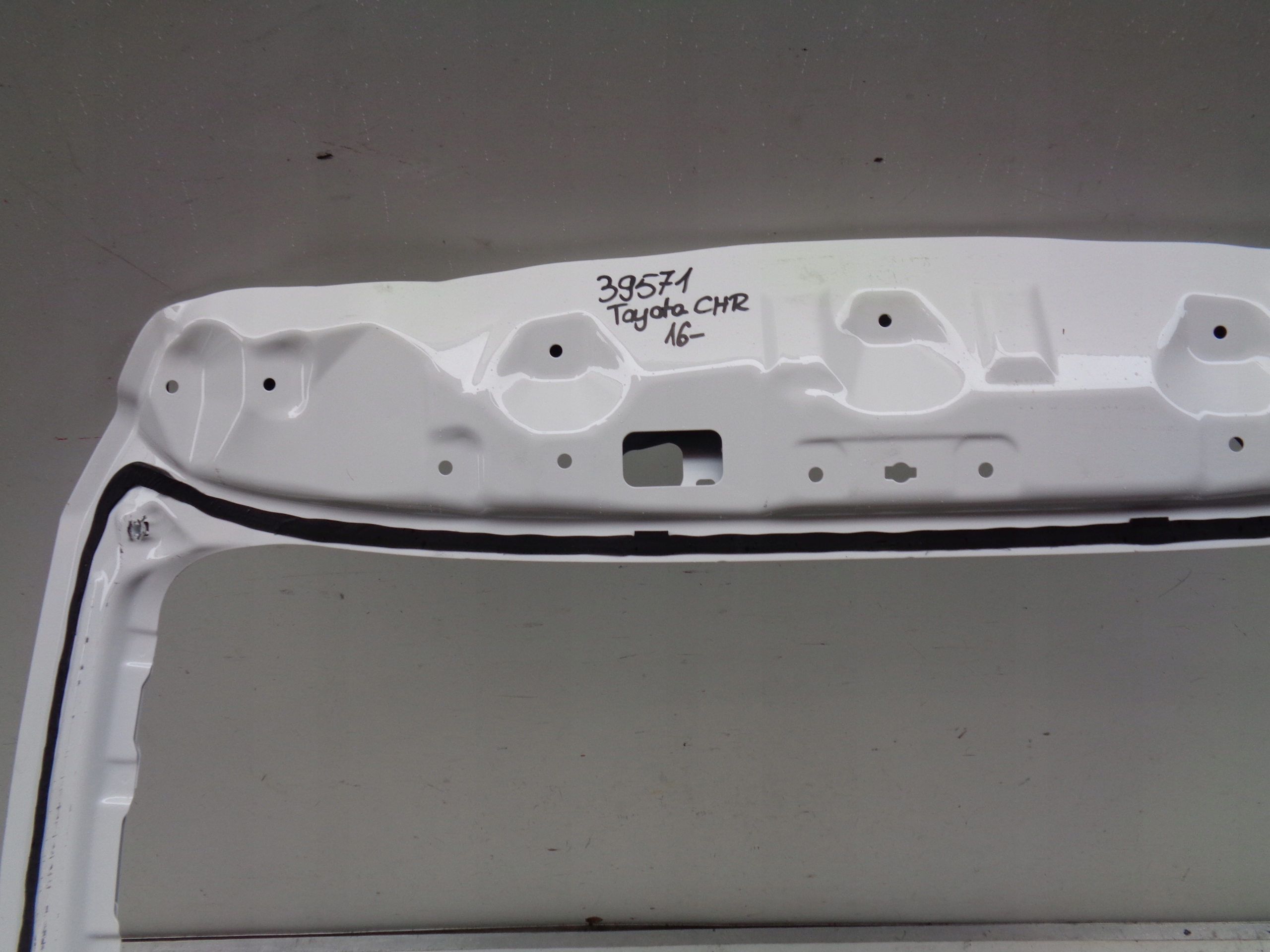 boot doors TOYOTA CHR 16- NR 39571