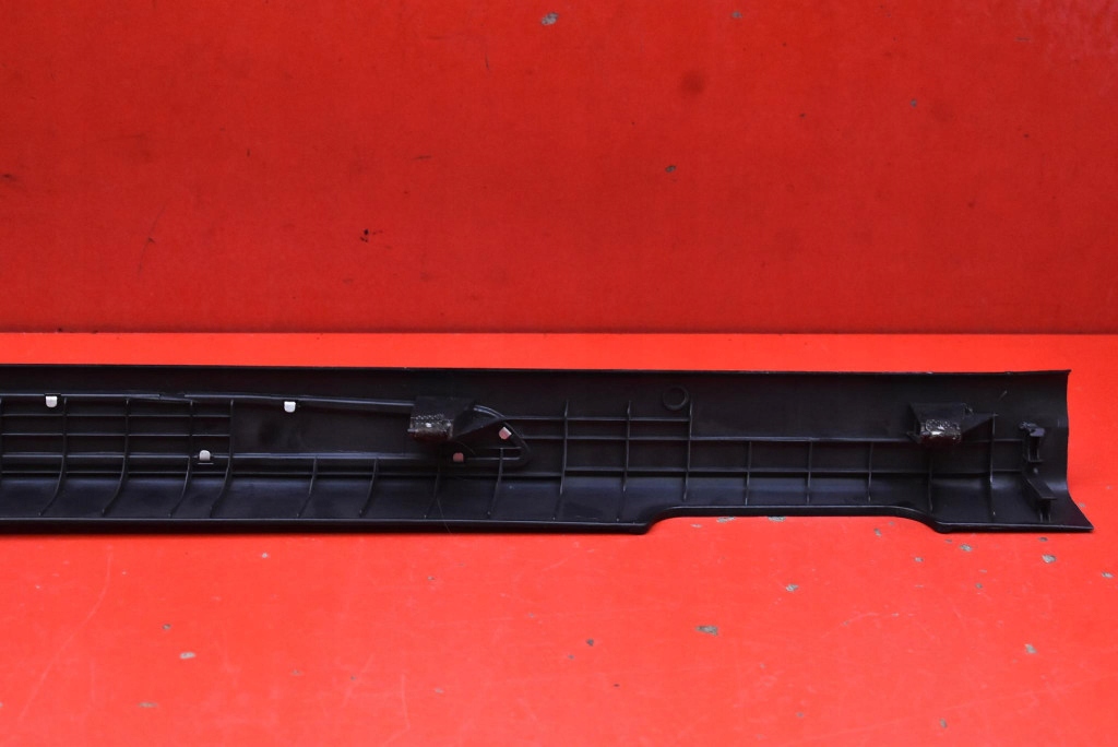 cap threshold left inner 85871-2M100 HYUNDAI GENESIS and COUPE 08-12