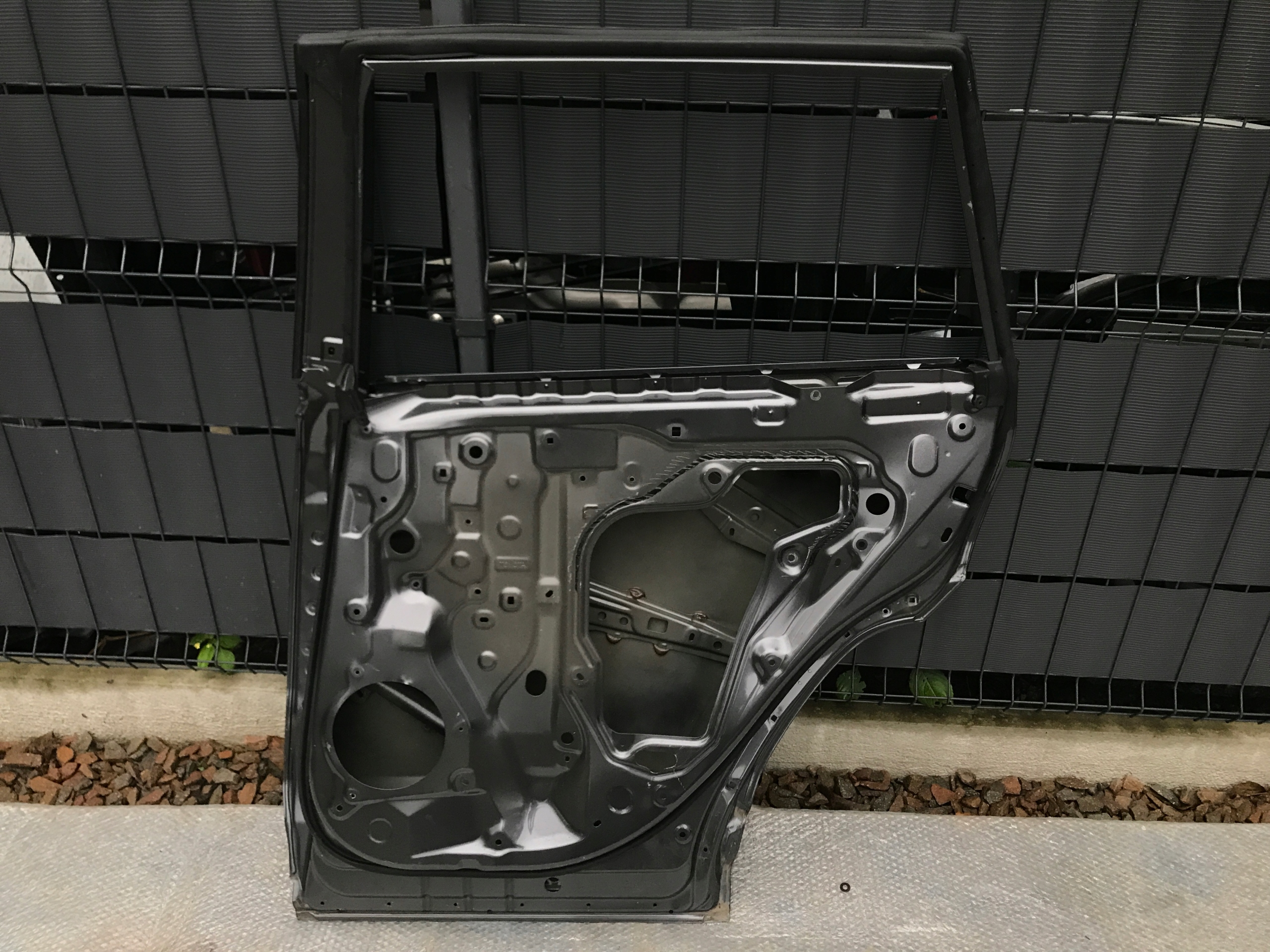 TOYOTA RAV4 RAV-4 V PRAWE DRZWI TYŁ 2019- Kolor do lakierowania