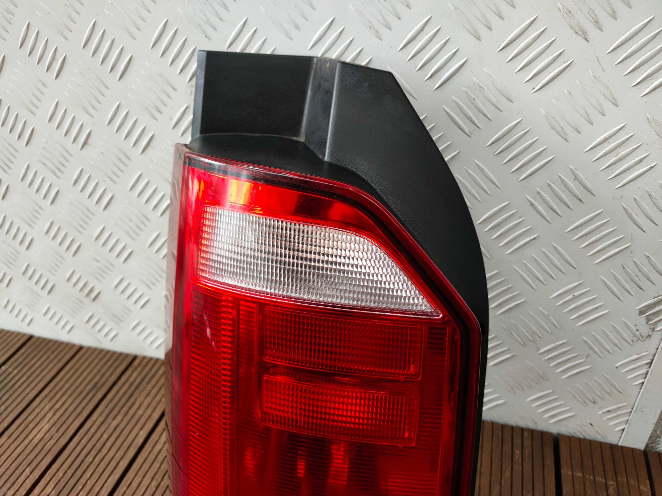 VW T6 MULTIVAN 15-19 light rear left below KLAPE 7E0945095AD EUROPA OE