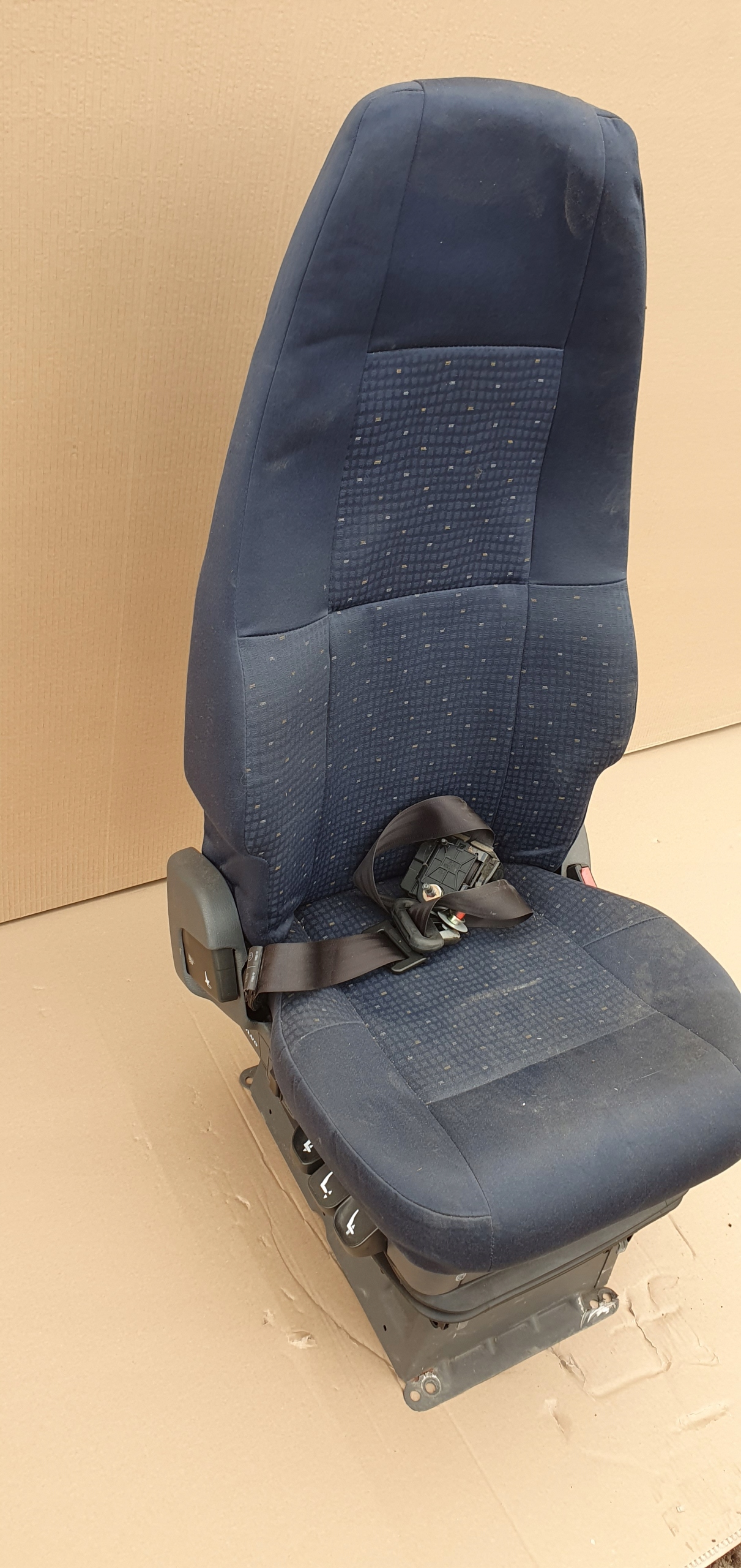 VOLVO FH12 FH13 FOTEL PASAŻERA SIEDZENIE Producent części Volvo OE