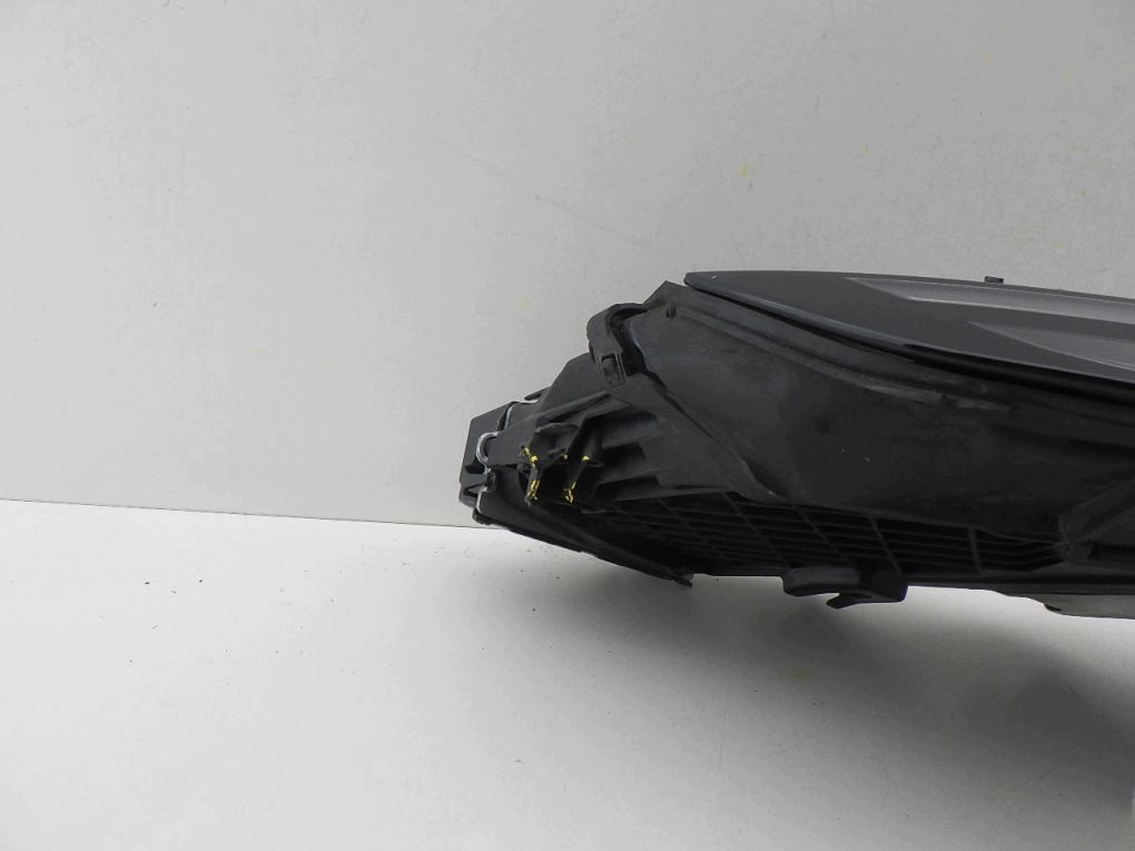 BMW 7 G70 i7 FULL LED DRL light front right