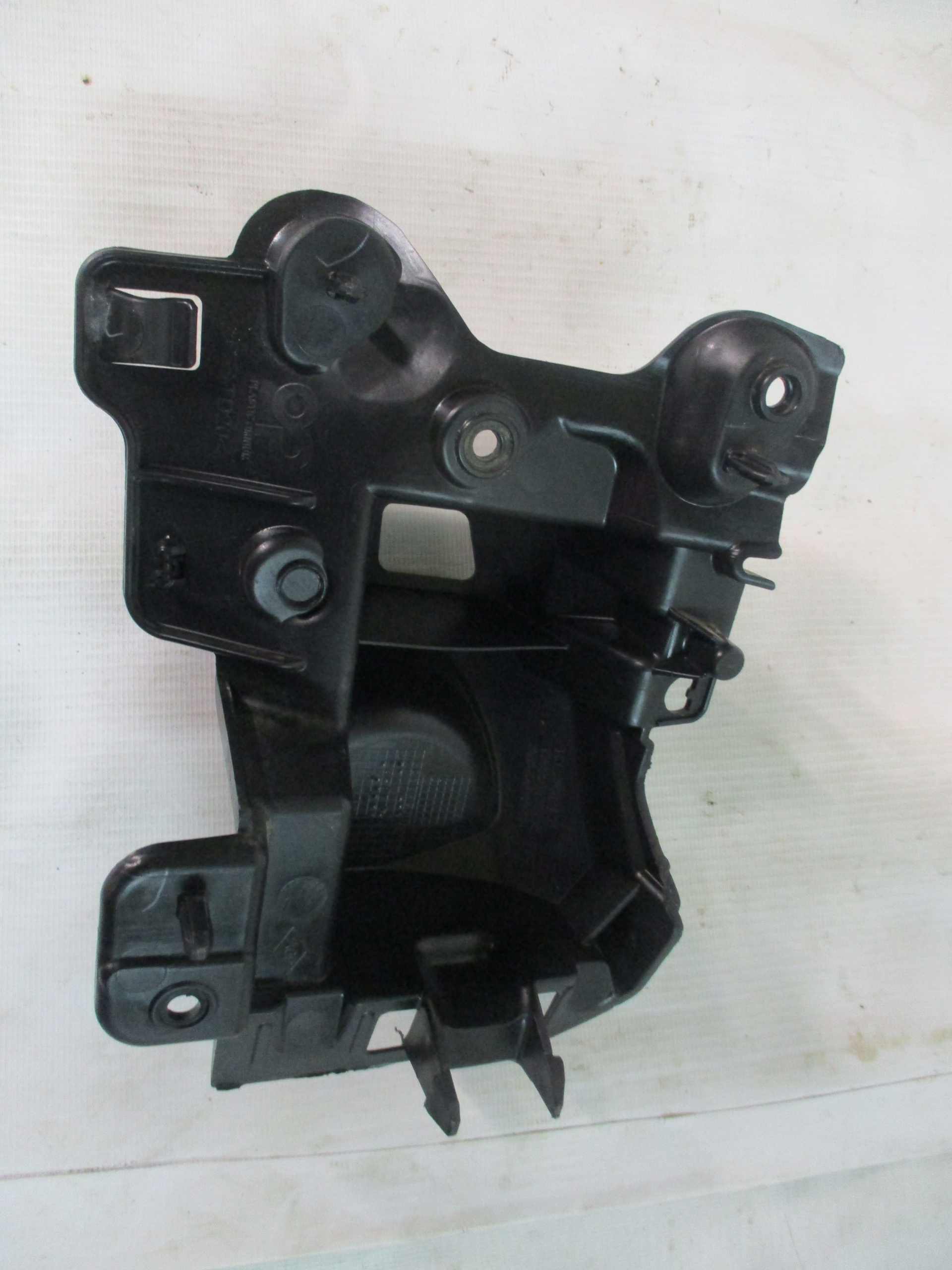 bumper bracket left rear part Renault Clio 4 IV 850456409R