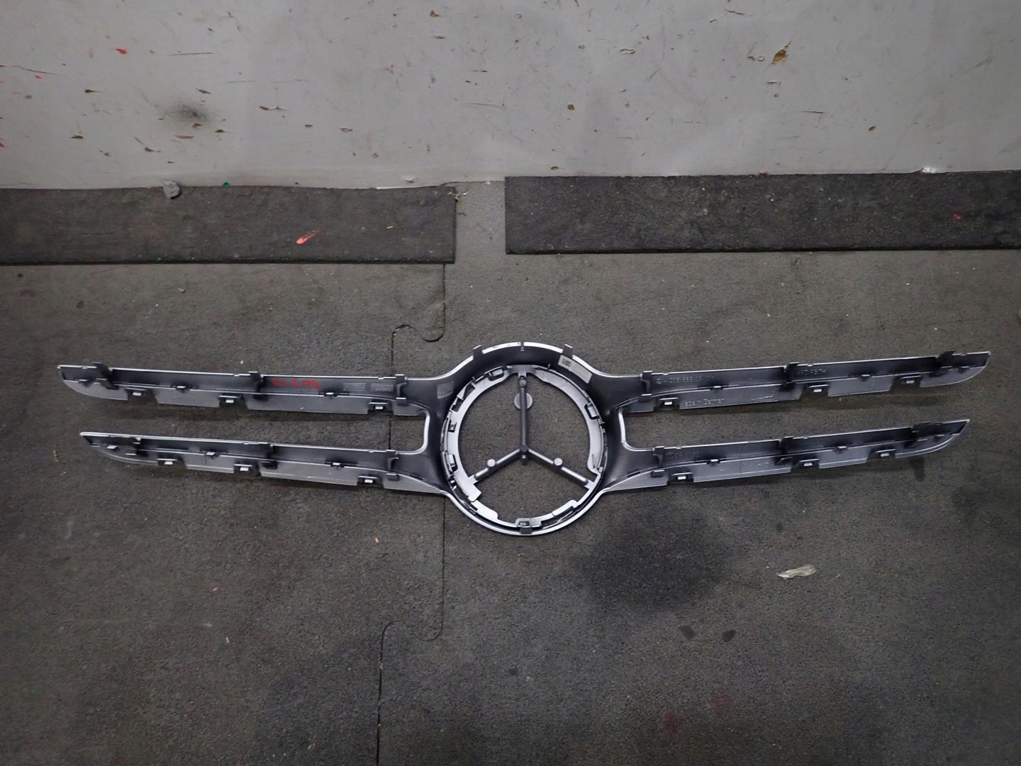 grille MERCEDES C-KLASA W205 2014- A2058880900