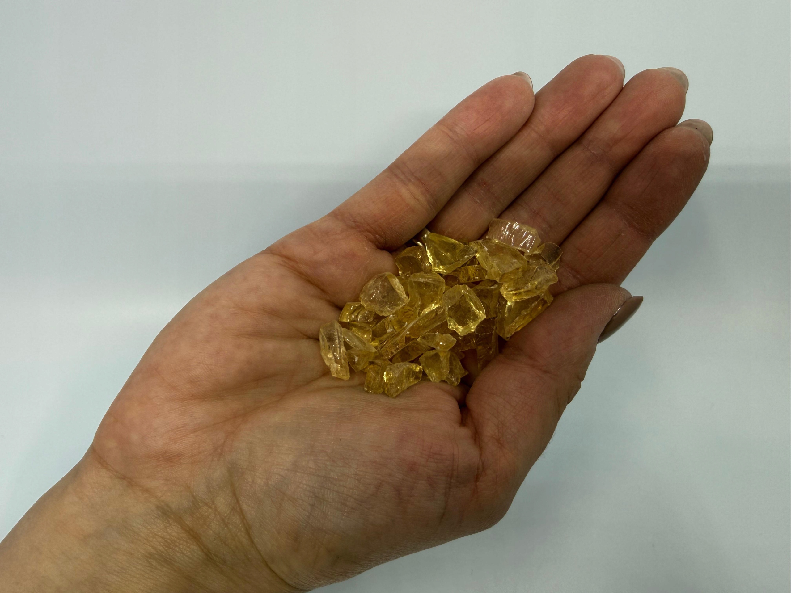 Grys skleněný medový 6-10 mm, dekorace interiéru a zahrady 5 kg Garden Grit