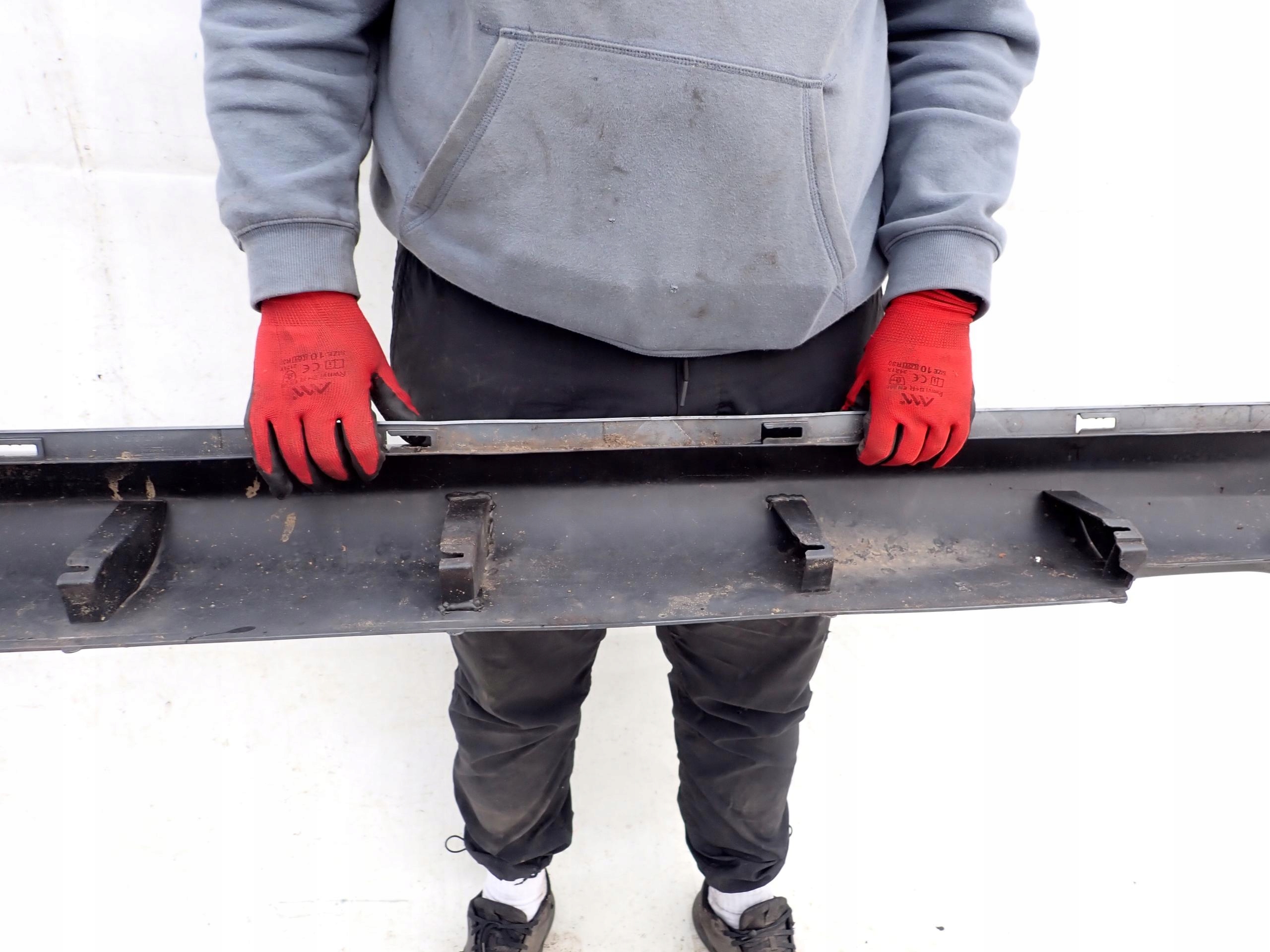 VOLVO XC60 and LIFT 13- threshold right moulding threshold
