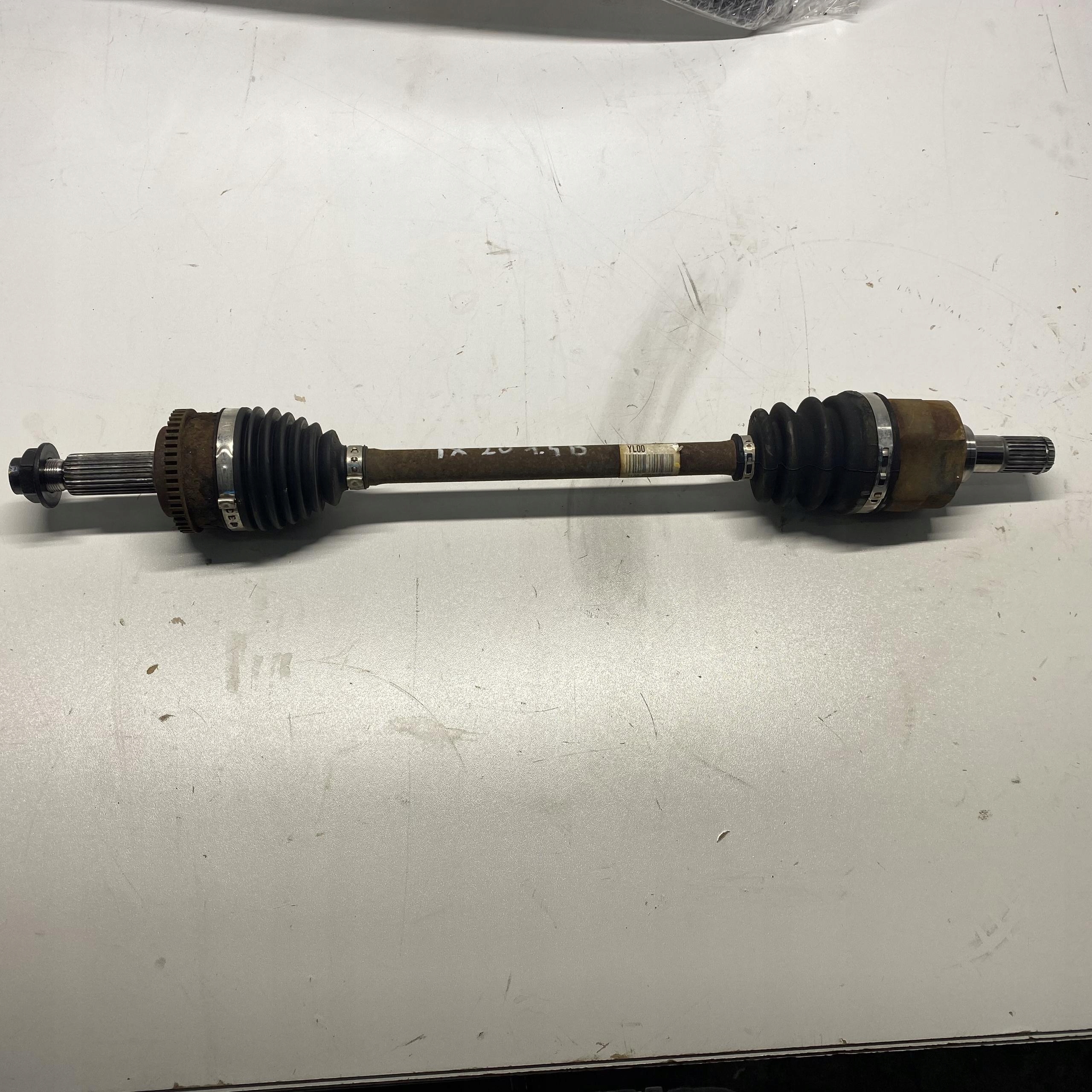semi-axis left HYUNDAI IX20 1.4 BENZ 495001P000 09-19