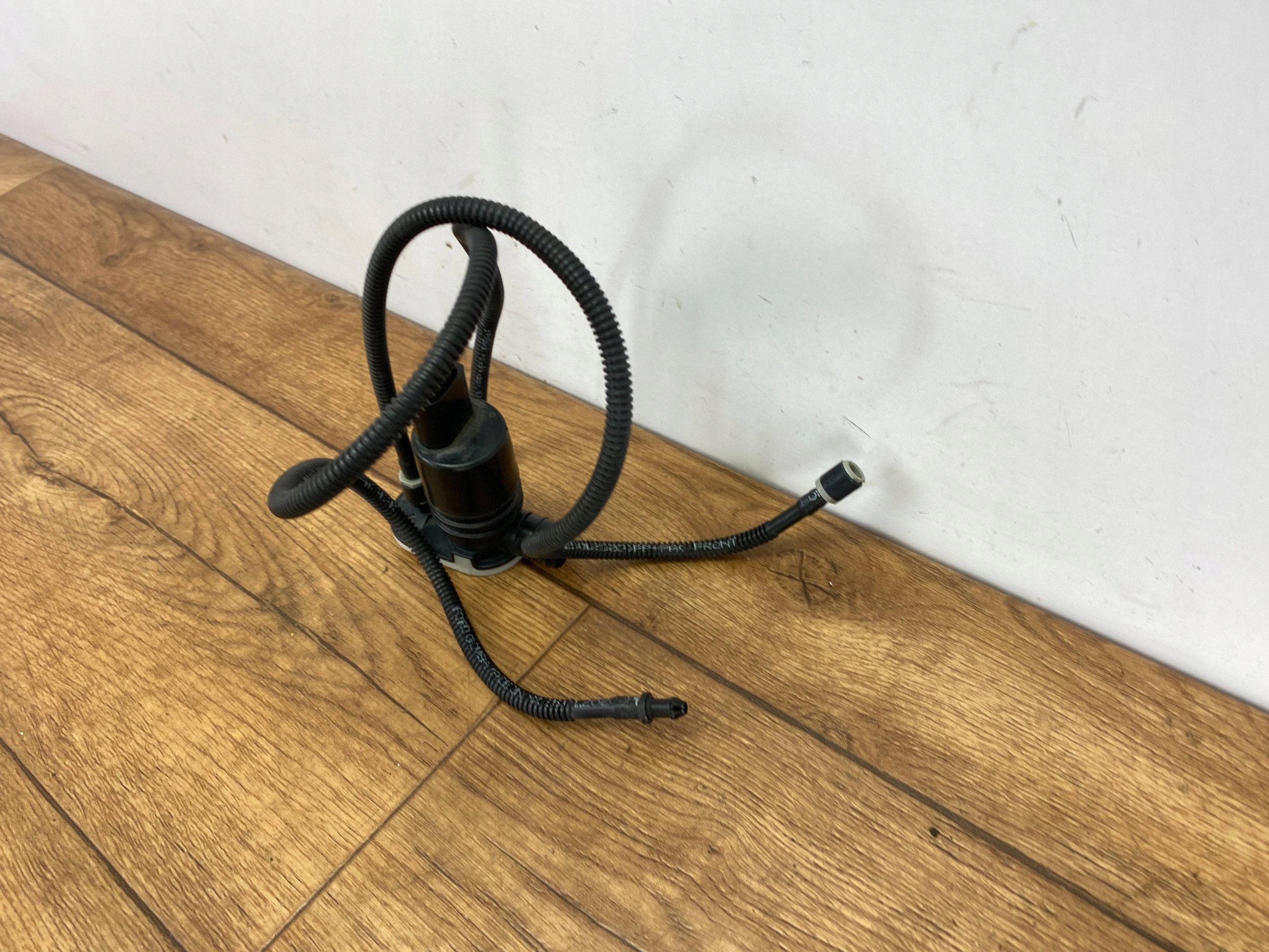 pumpa mlaznice pranja Ford Escape IV 2020+