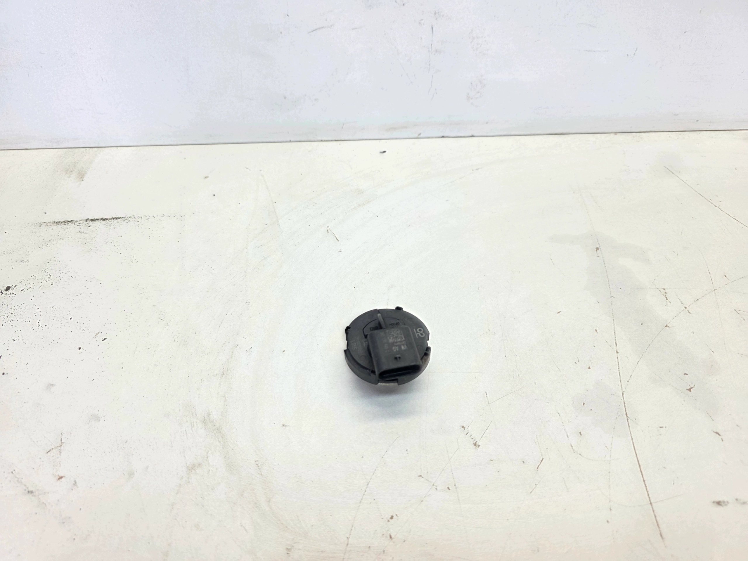Sensor Behälter tank ADBLUE AUDI A4 B9 A5 8W 4M0131940C