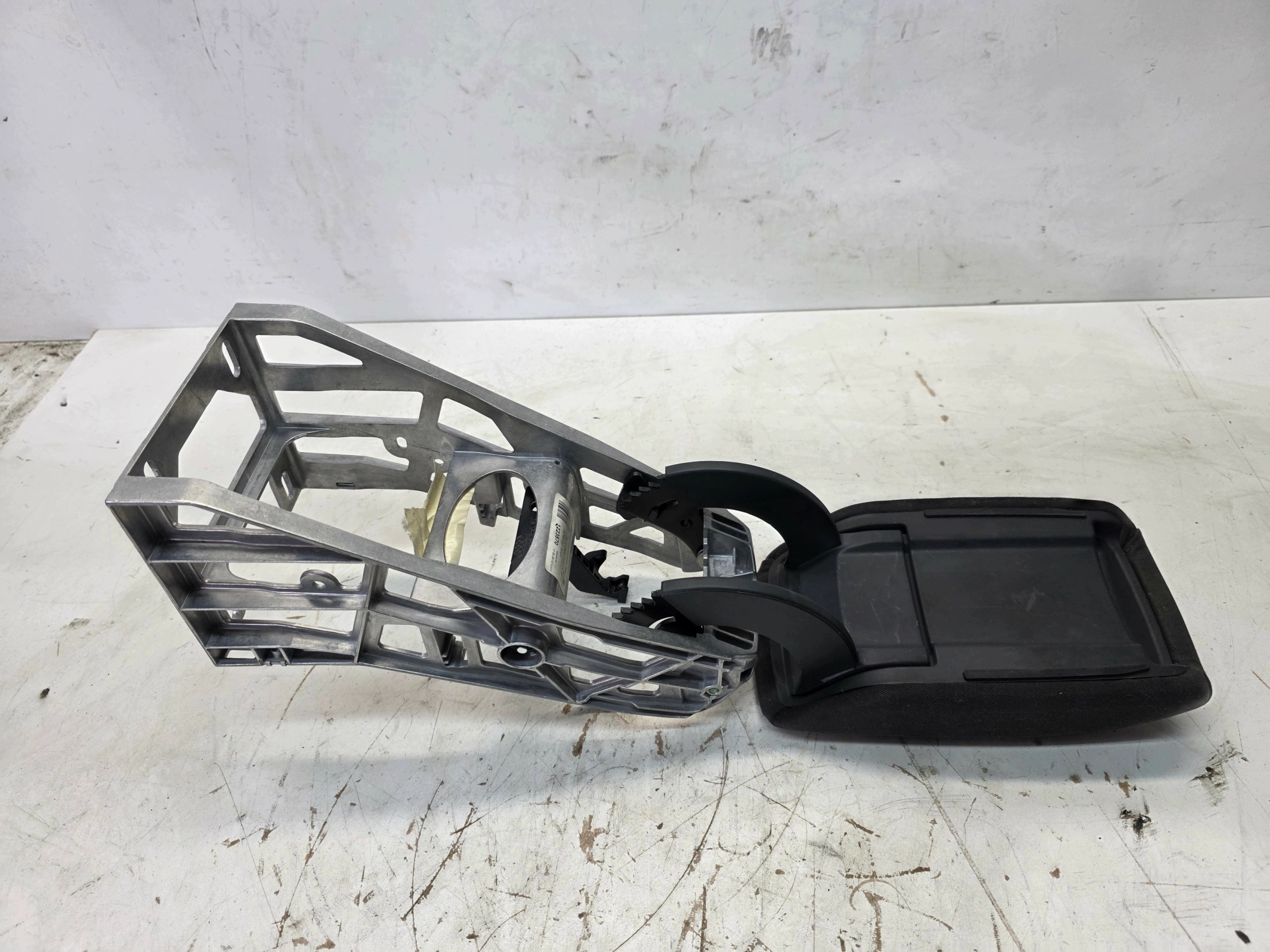 armrest front AUDI Q3 8U WELUR 8U0864283A 6PS