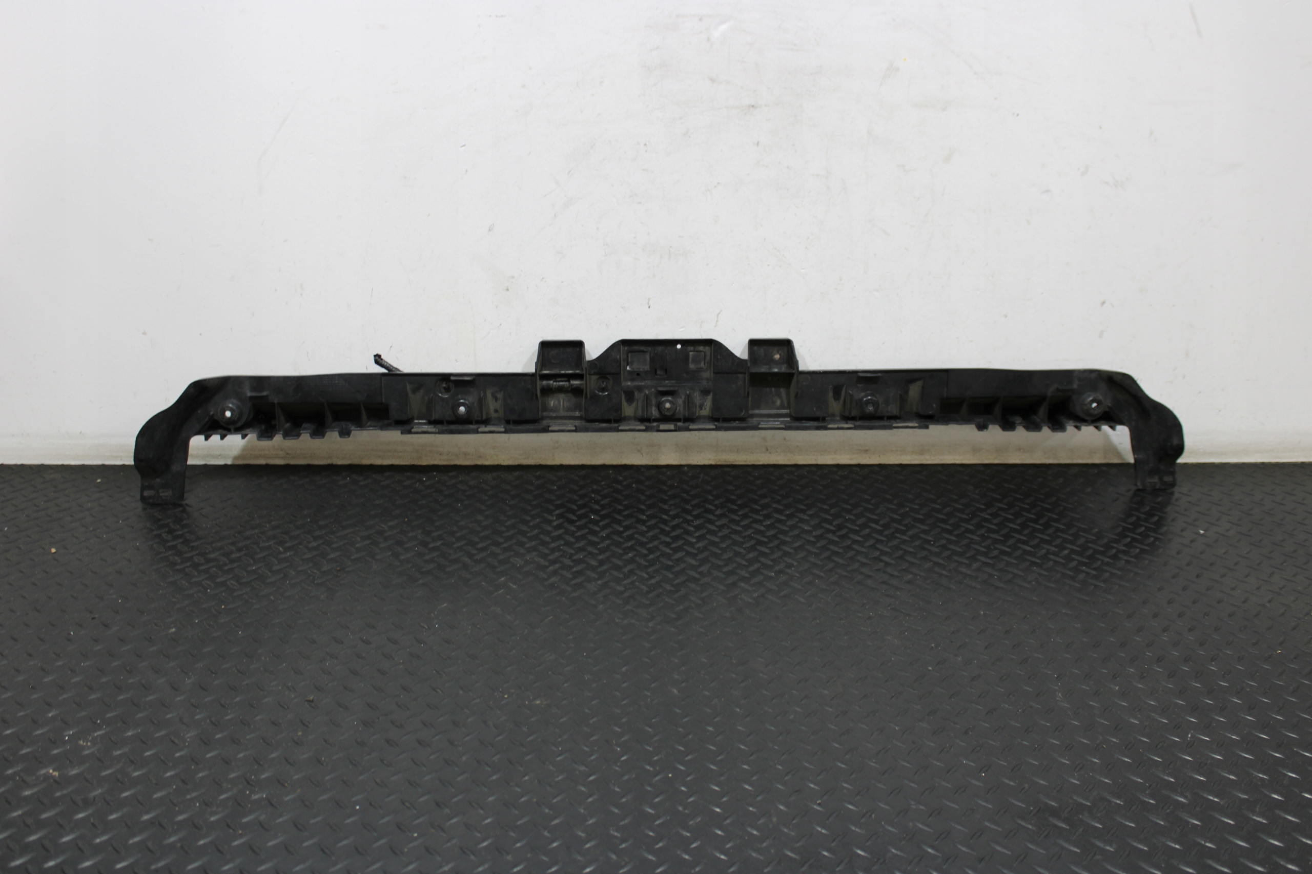 Support Support plaque Pare choc Arrière JEEP CHEROKEE KL 68138413AB