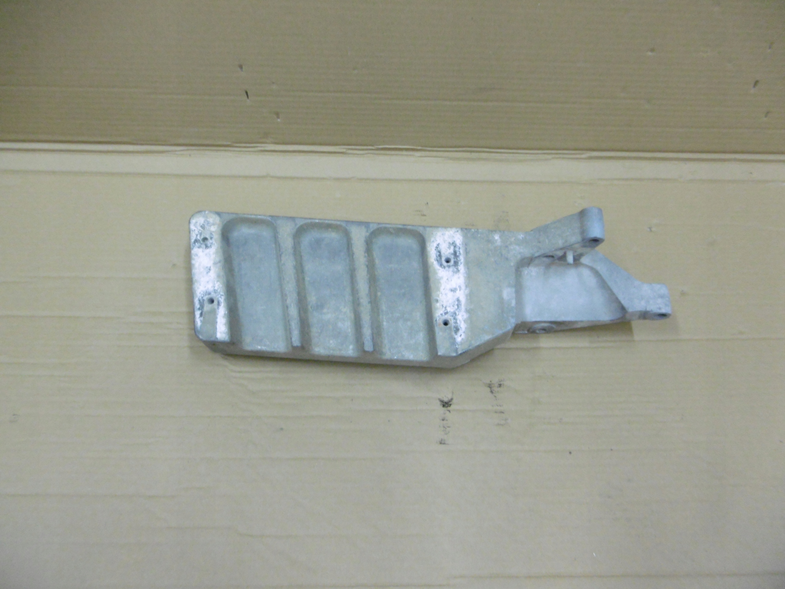 STOPIEŃ STOPIENIEK VOLVO FMX FM 4 84220611