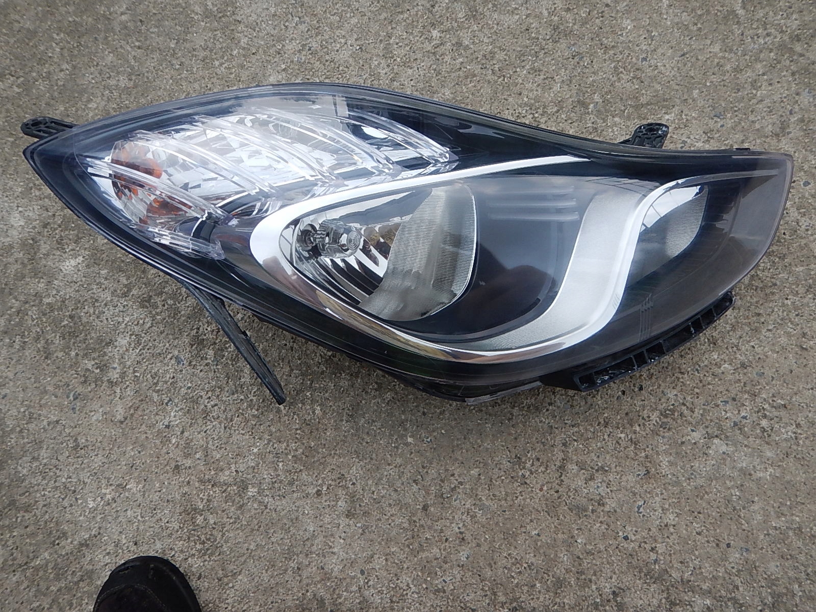 HYUNDAI Ix20 IX 20 ФАРА ПРАВА ПЕРЕД передняя