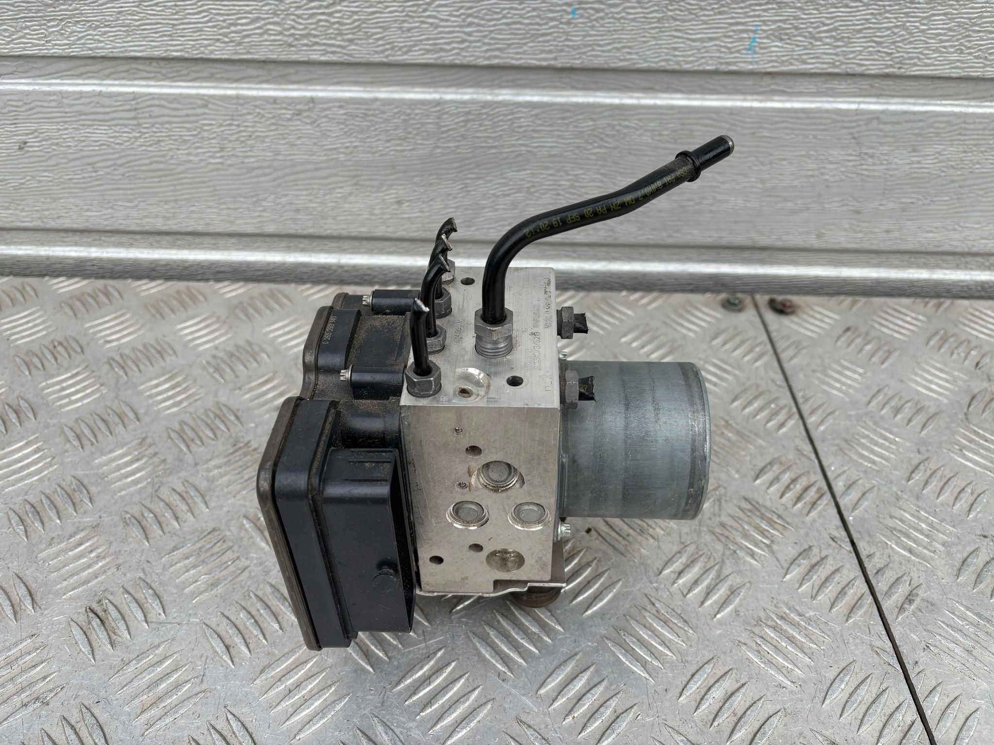 PORSCHE TAYCAN 4S насос ABS 9J1614095M 0265293140
