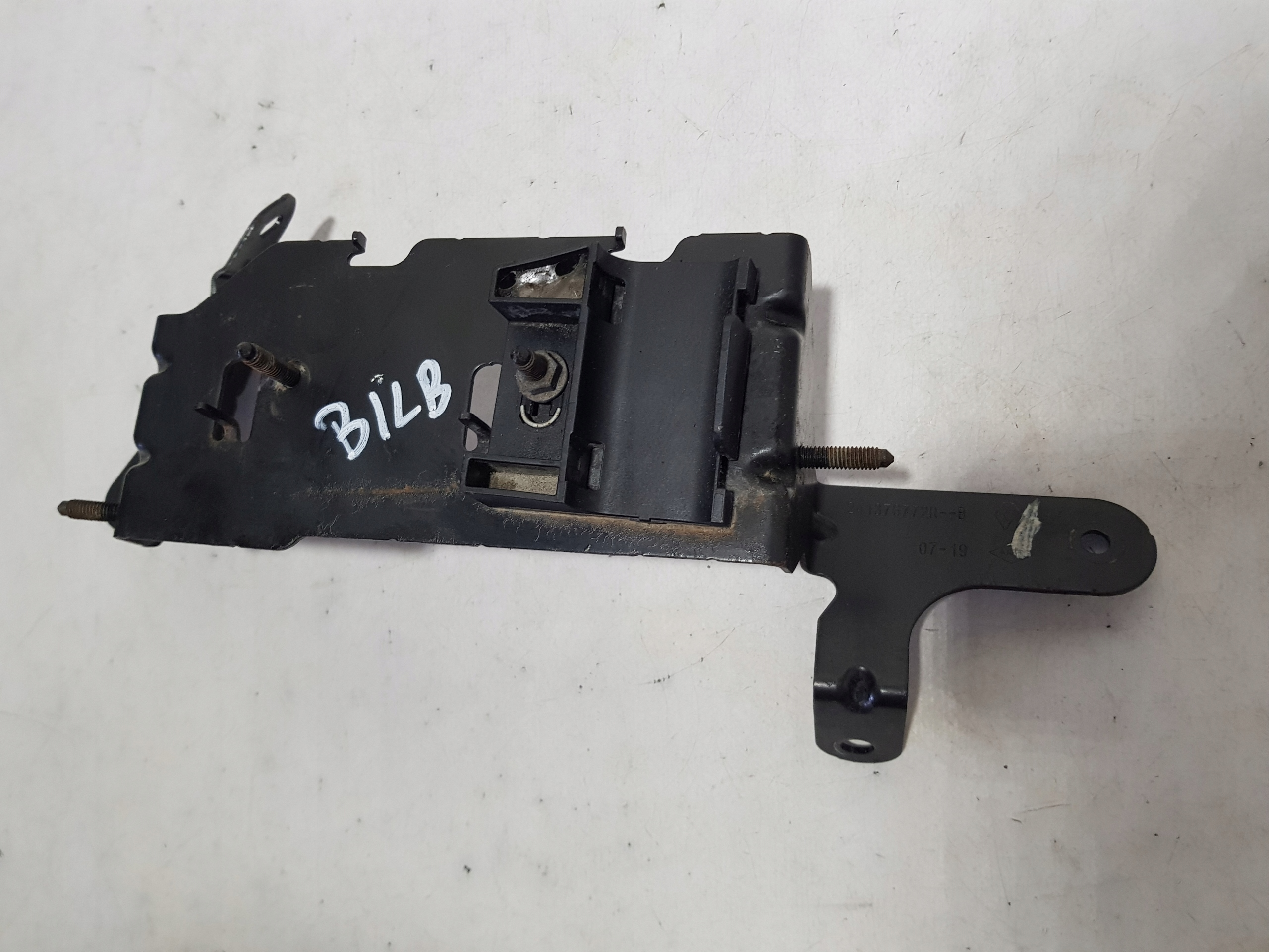 RENAULT ZOE II LIFT Console Support plaque Tôle 241376772R