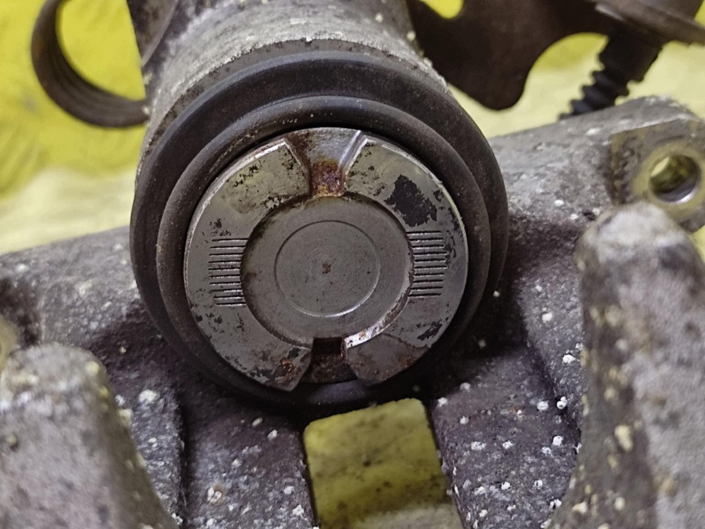 AUDI A4 B5 1.6 bremssattel bremse sattel brems- links heck