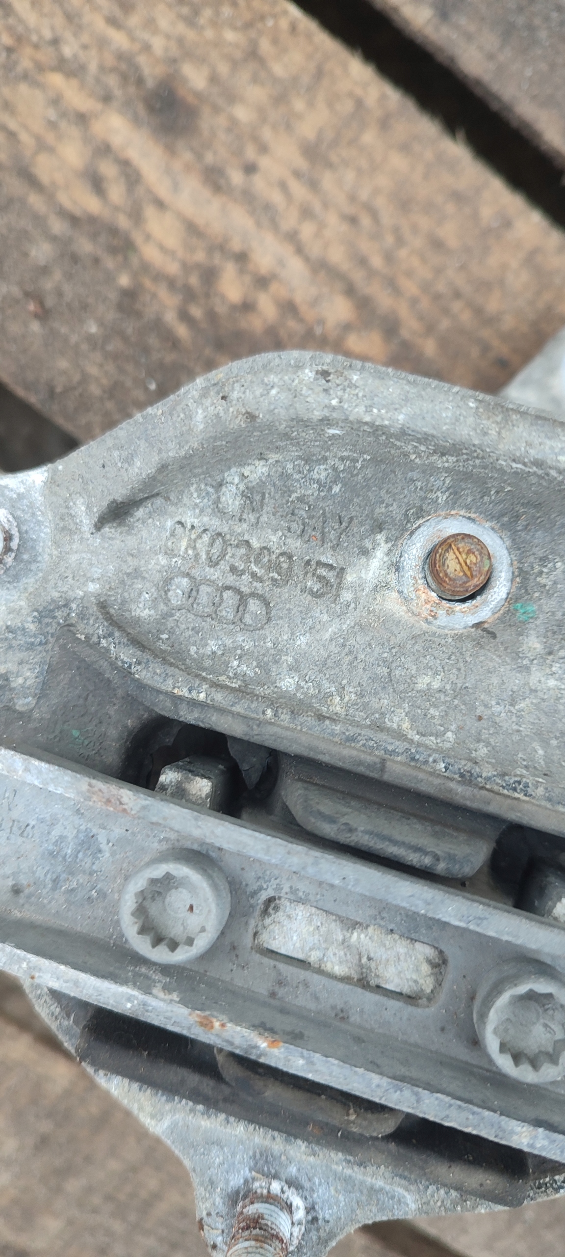 gearbox mount AUDI A4 B8 A5 8T 2.0 TDI 8K0399151