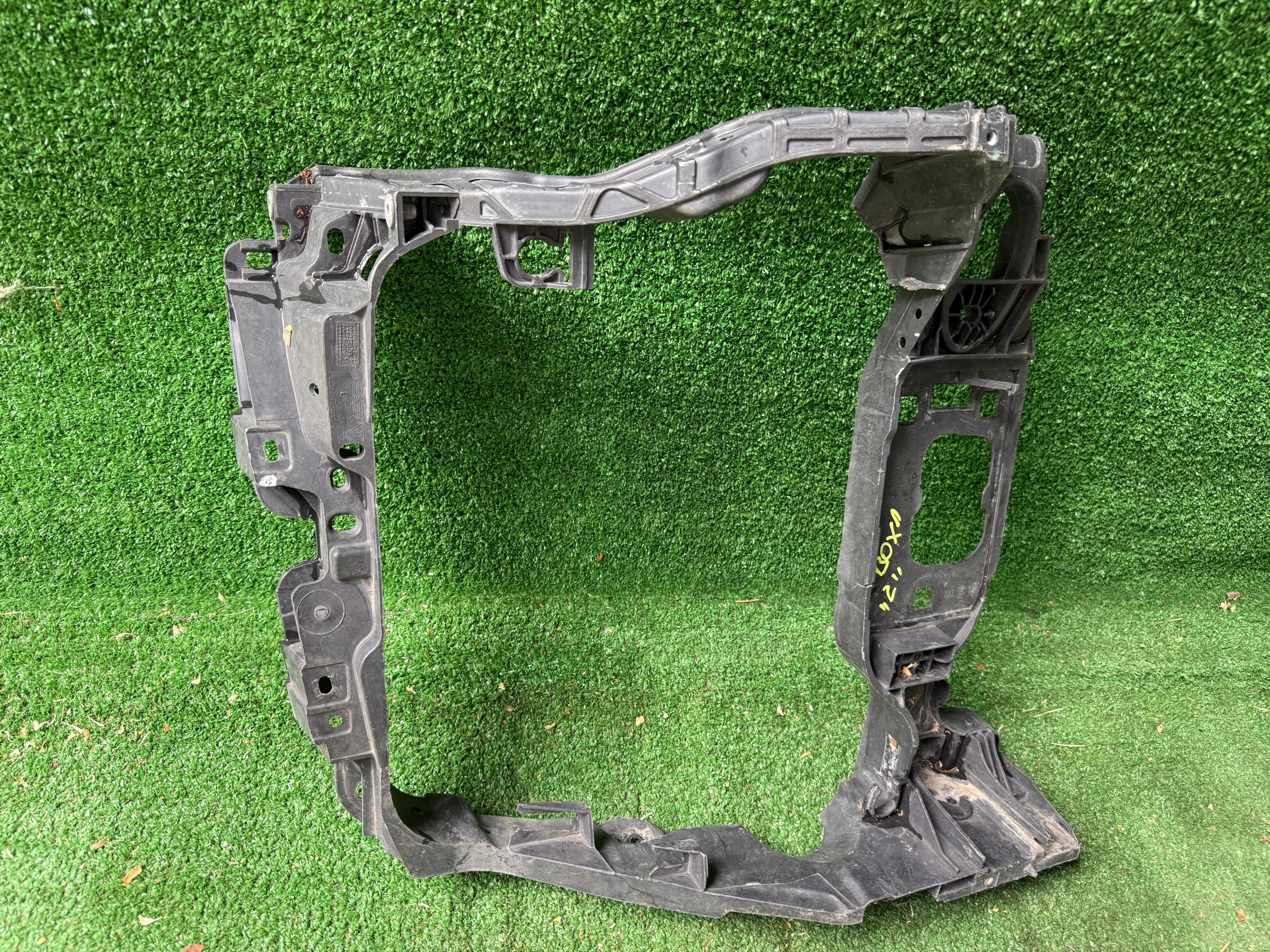 Porsche Macan 95B pillar iron okular 95B805594