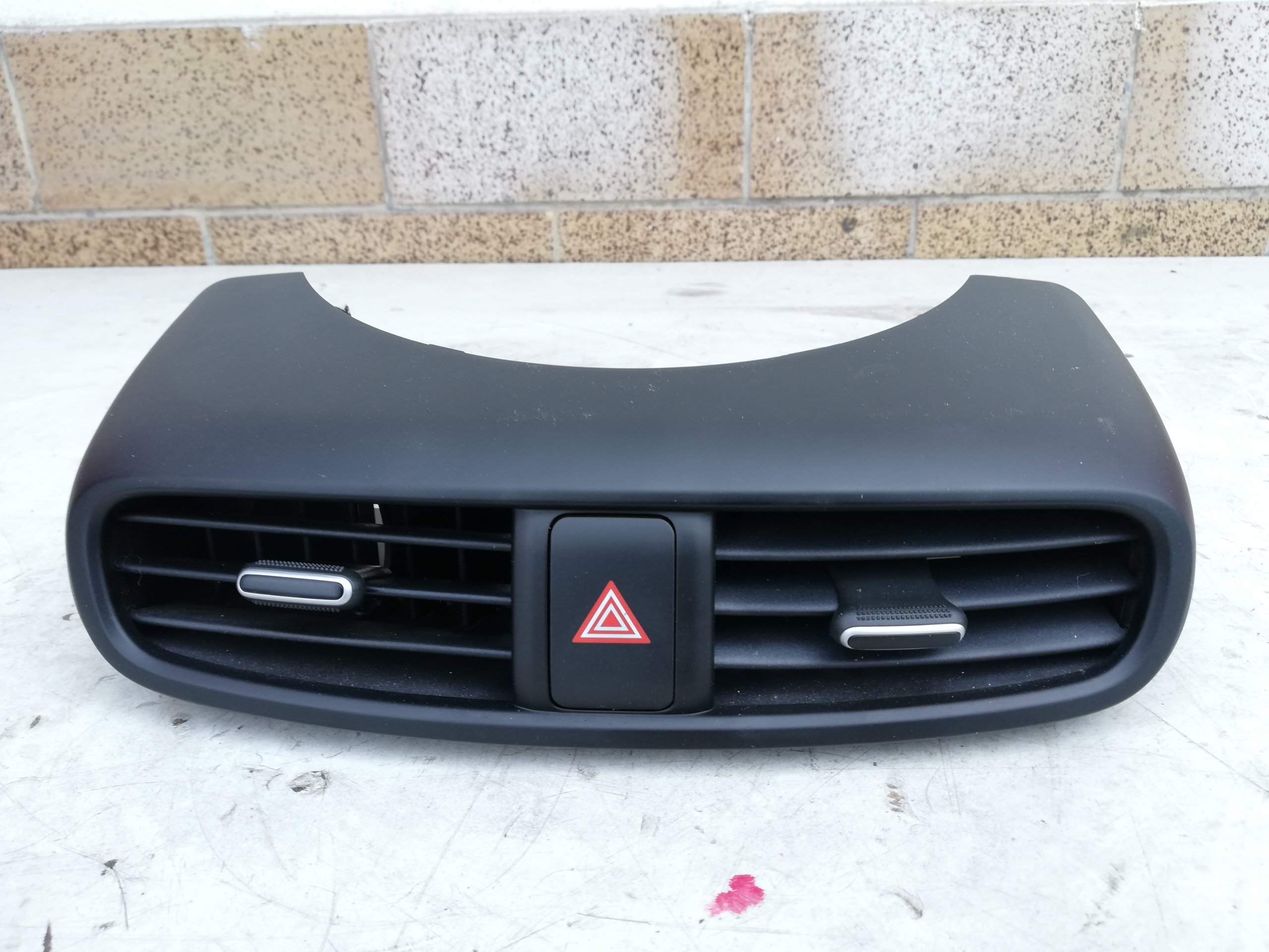 ВЕНТИЛЯЦІЙНІ РЕШІТКИ KIA SOUL II 14-17 ЄВРОПА