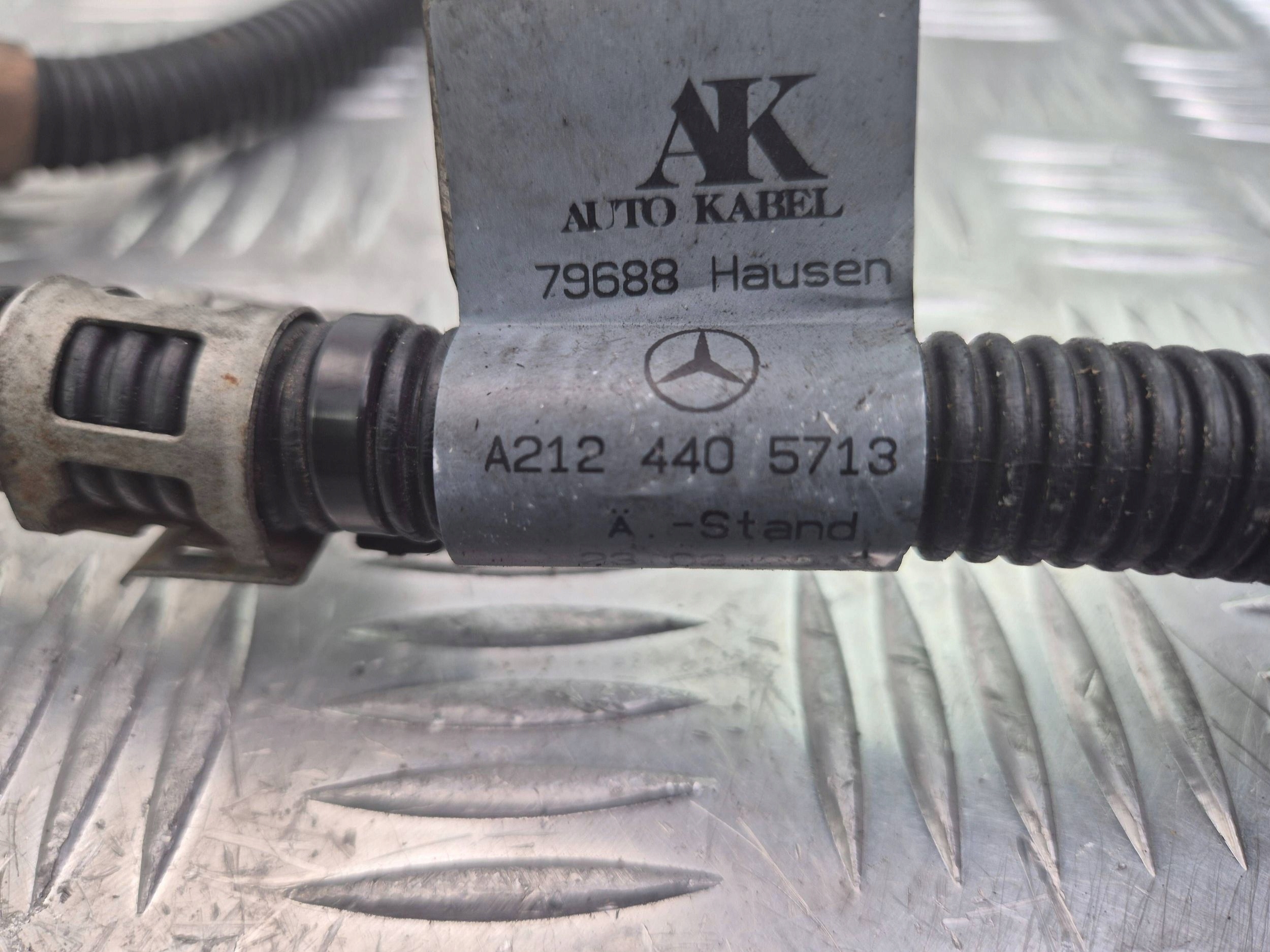 Mercedes E220 CDI W212 minus terminal cable battery A2124405713