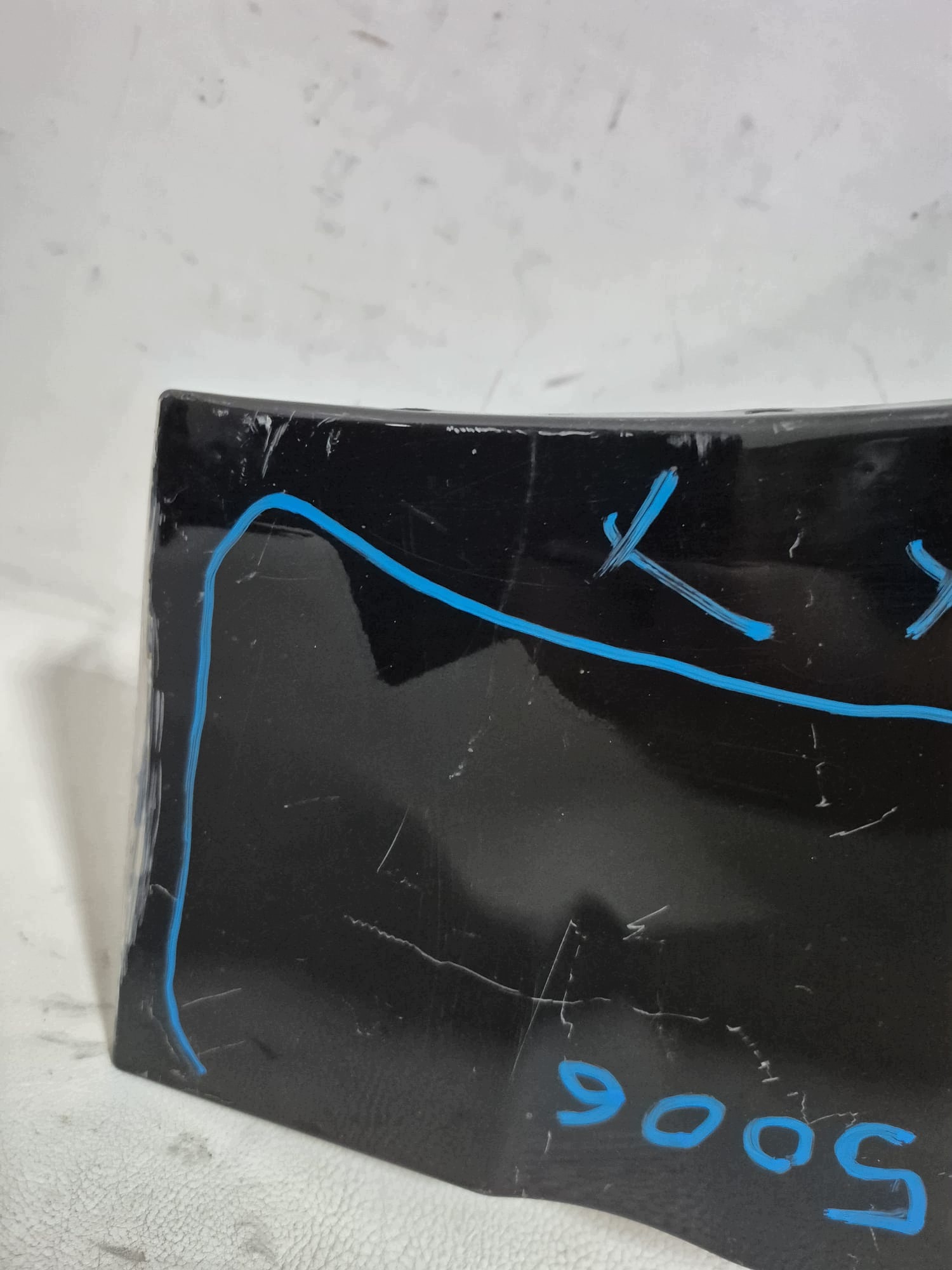 VOLVO XC60 II 2 spoiler-IN HYBRID 17-> fender front front left