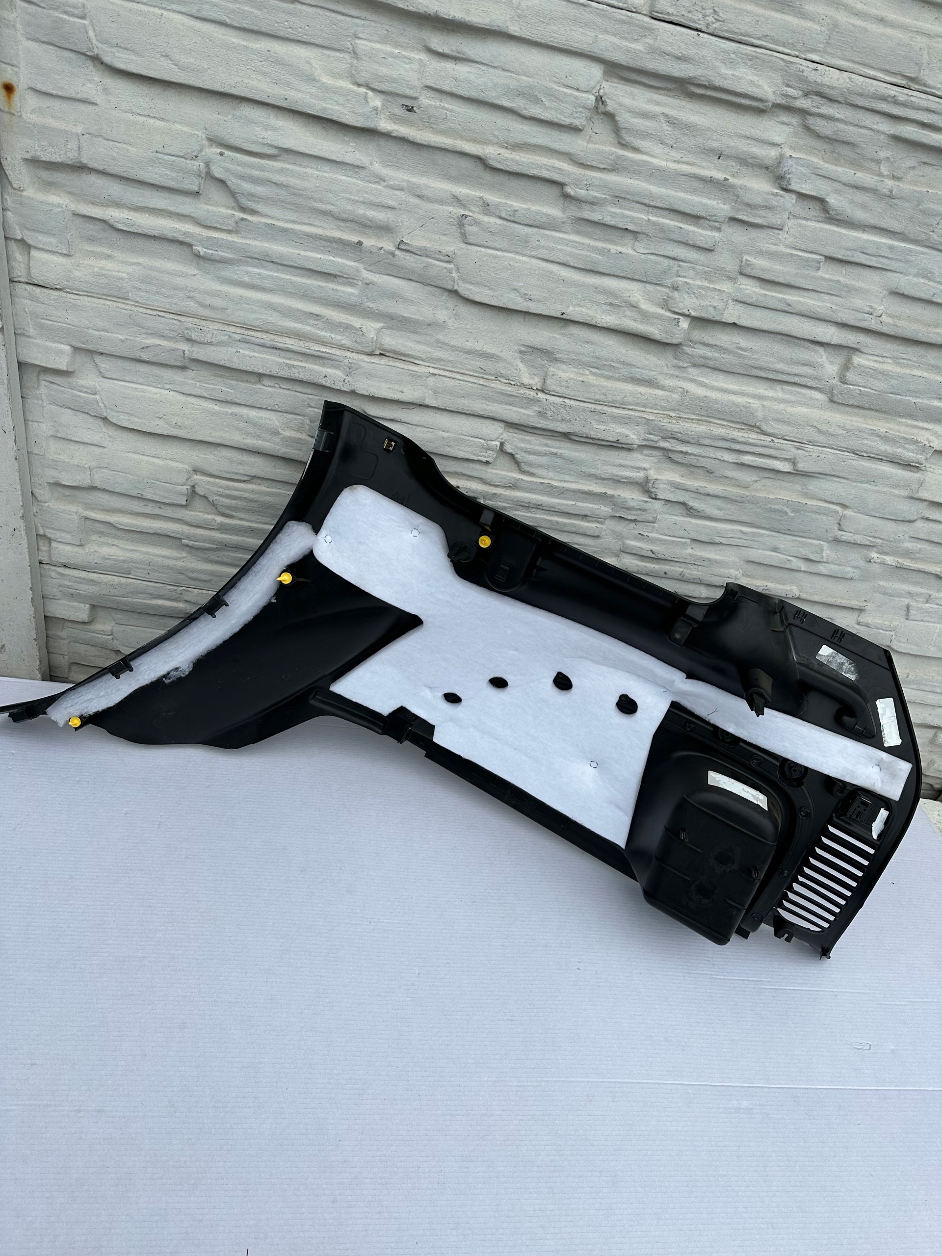 GRAND CHEROKEE WK2 TAPICERKA BAGAŻNIKA LEWA Typ samochodu Samochody osobowe