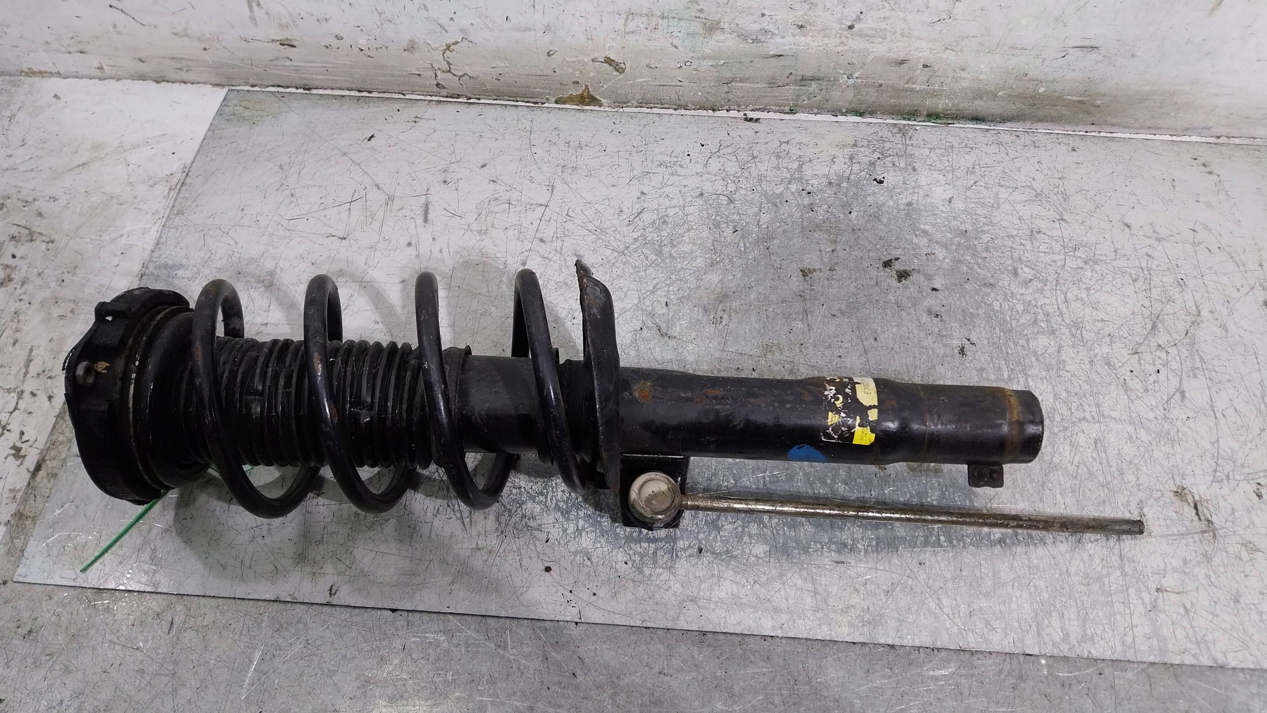 shock absorber left right front 1K0413031BH LEON II A3 GOLF V VI OCTAVIA II