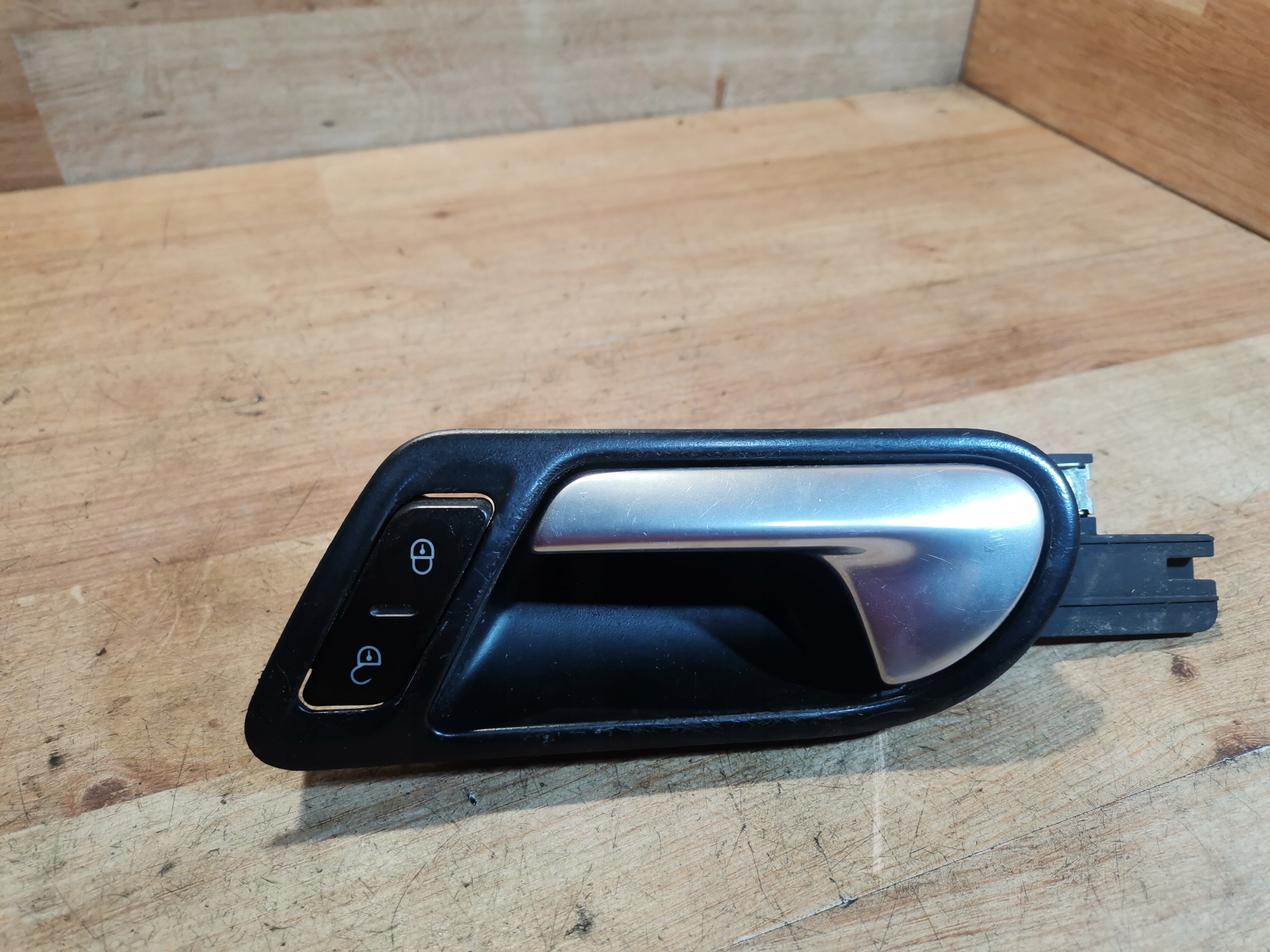 handle left front inner VW GOLF V JETTA III 1K1837113