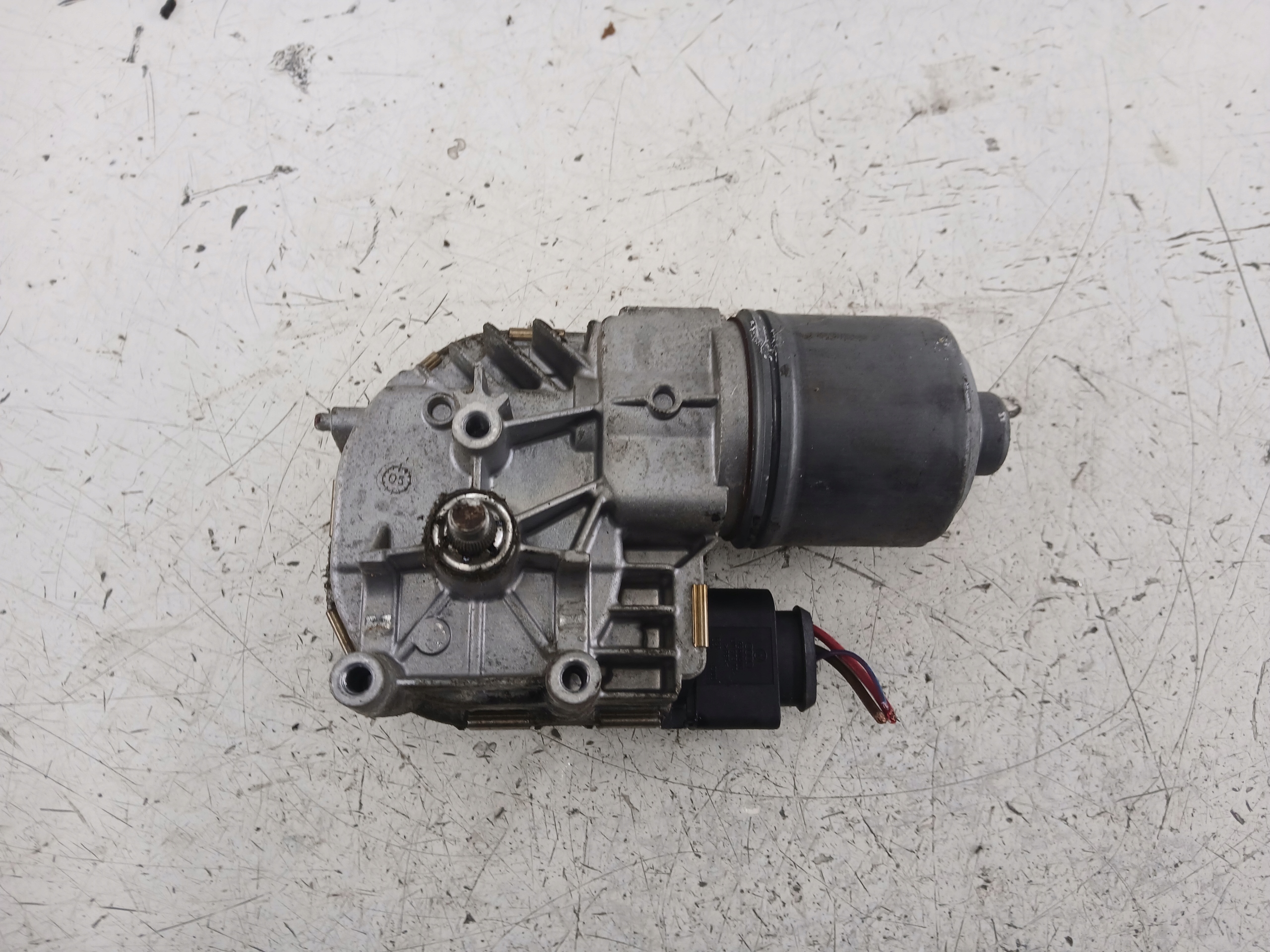VW GOLF V plus motorek stěrače předek pravý 5M0955120