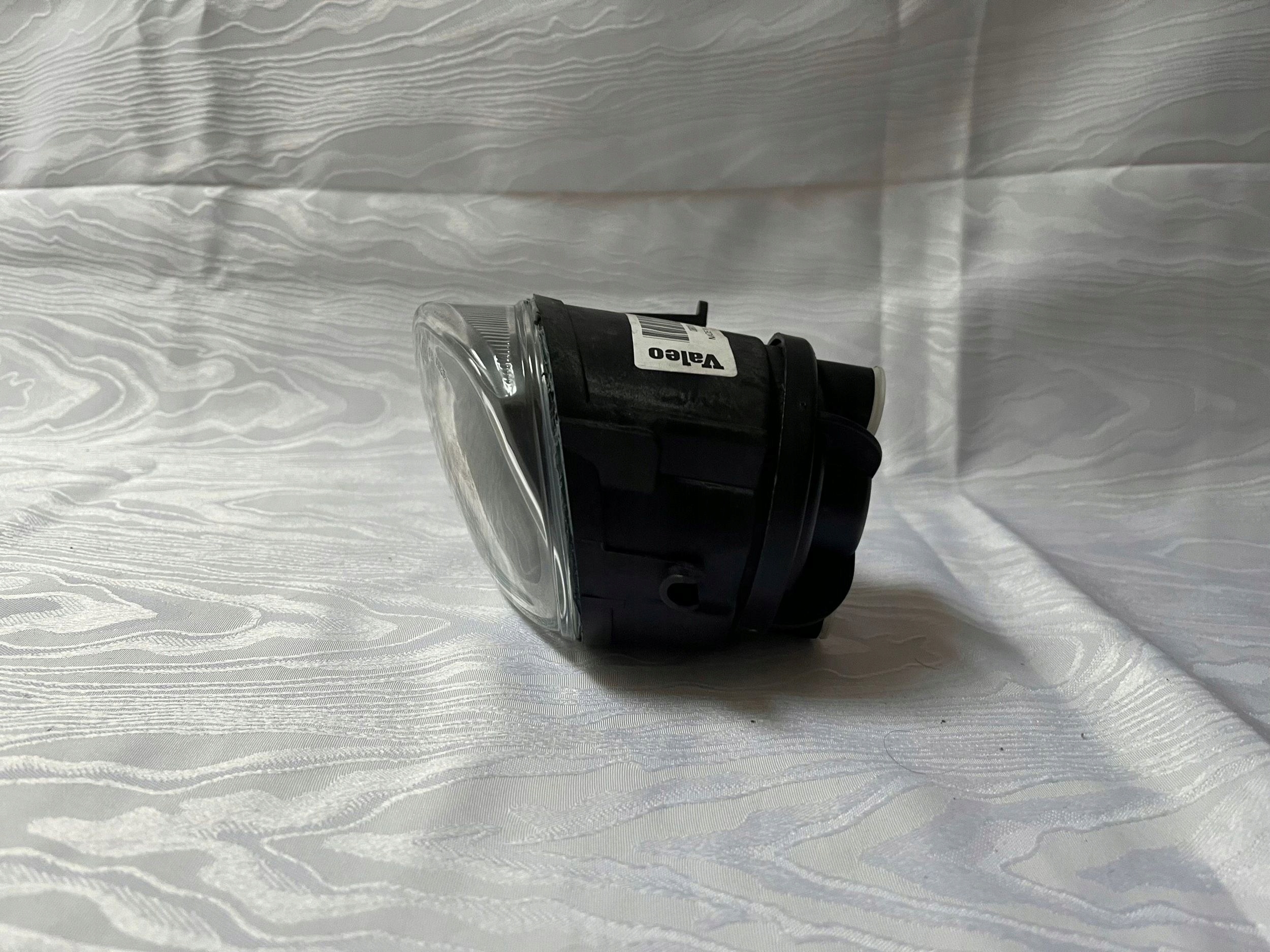 правая противотуманная ГАЛОГЕН Audi S3 99-03 оригинал valeo 8L9941700