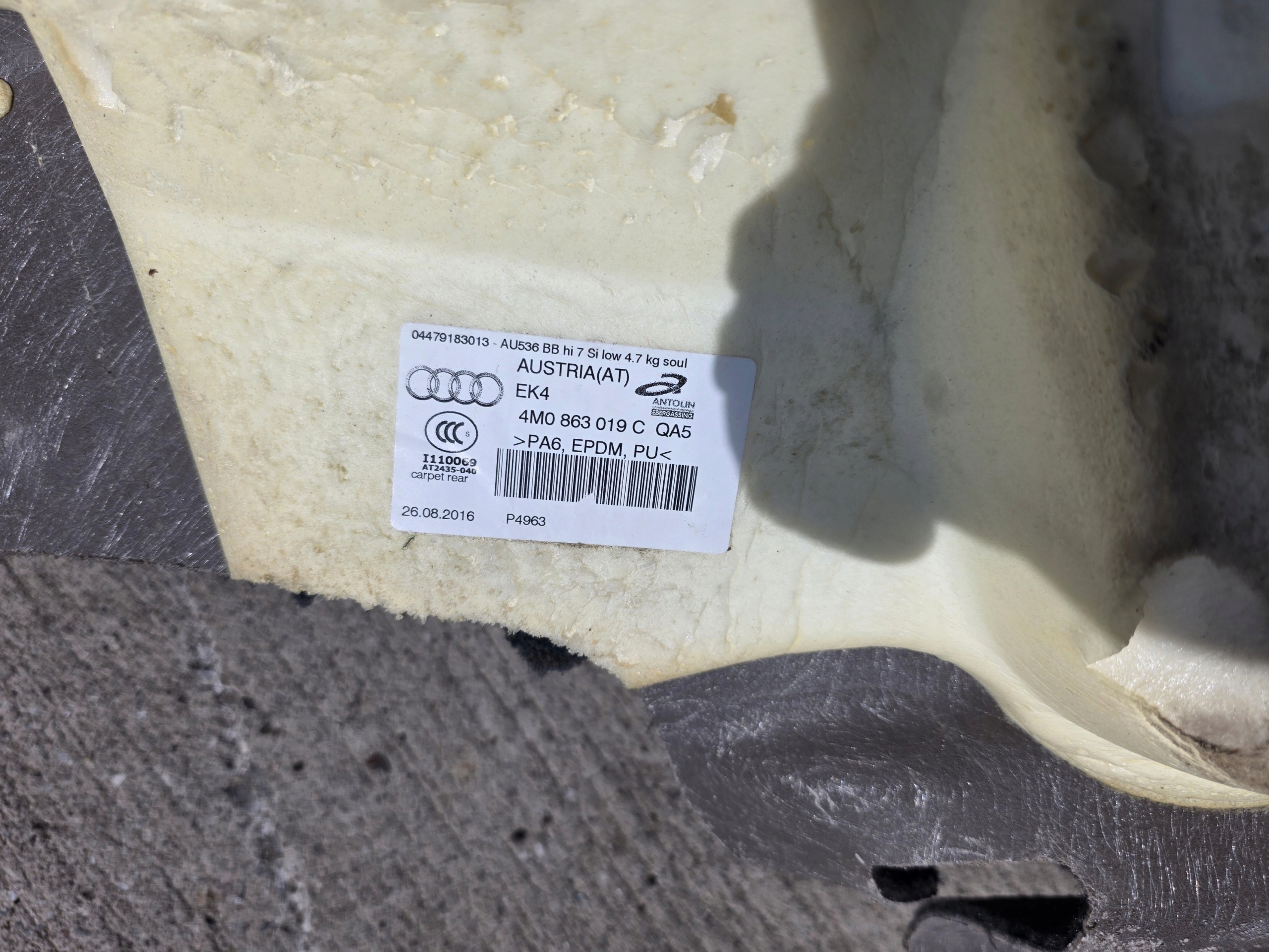 carpet mats AUDI Q7 4M 2-3 RZAD 4M0863019C original