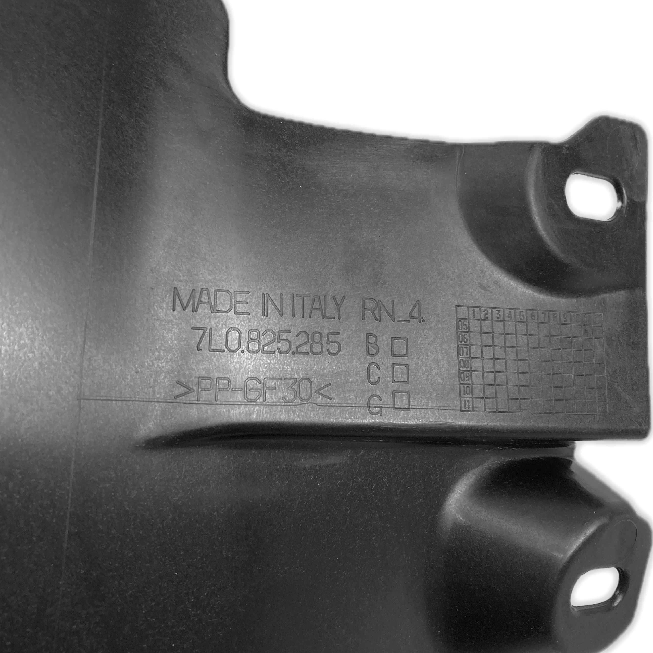 PAMPERS PŁYTA POD SILNIK PORSCHE CAYENNE 7L5 VOLKSWAGEN TOUAREG 2002-2010r Producent części Inny