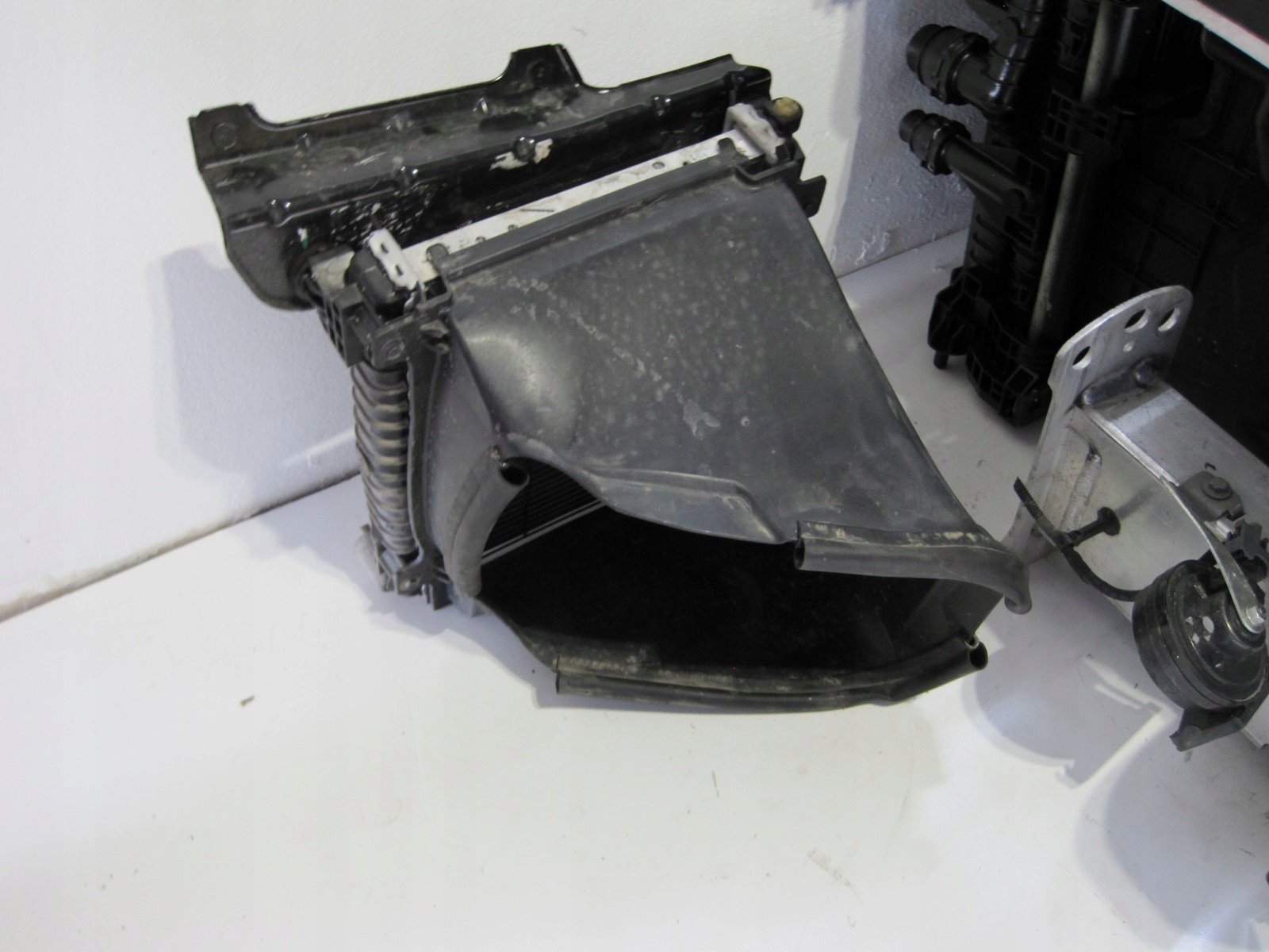 support panel for radiators radiator MASERATI GRECALE 2,0i HYB