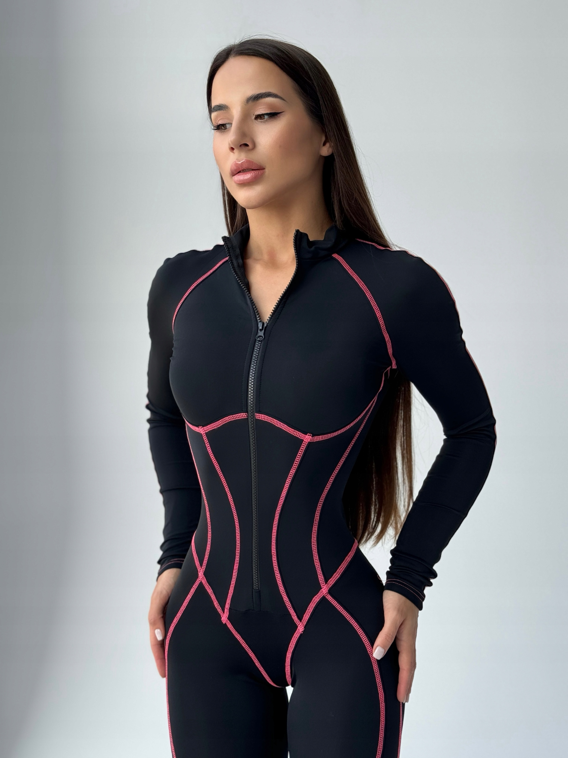 Dámská sportovní kombinéza modelující fitness jógu, posilovna, růžové švy, velikost S