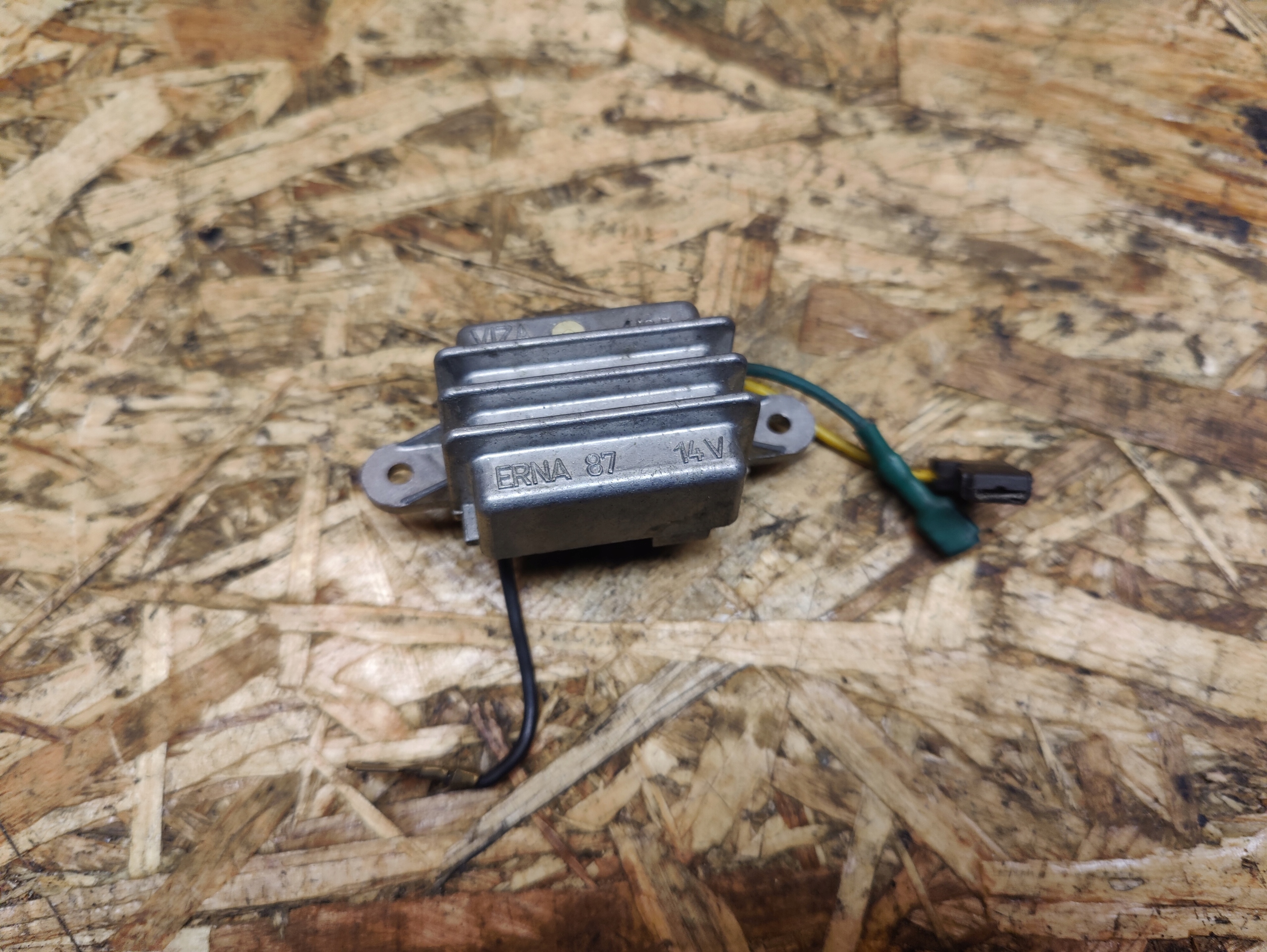 REGULATOR NAPIĘCIA ALTERNATORA FIAT 126p ERNA 87 ERNA 87 14V za 70 zł z Orzesze Allegro.pl