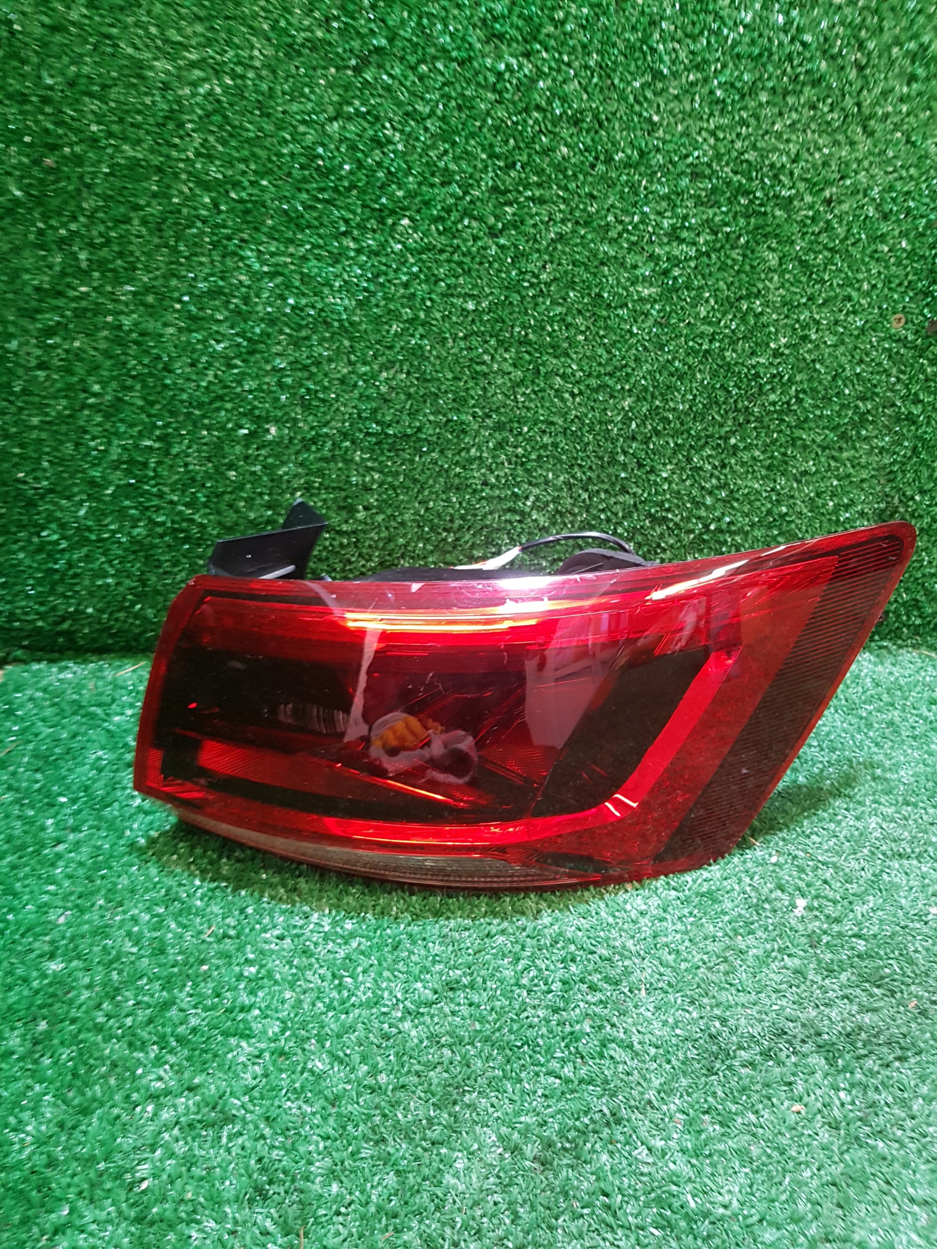 light right rear VOLKSWAGEN TAOS 2GL945096A