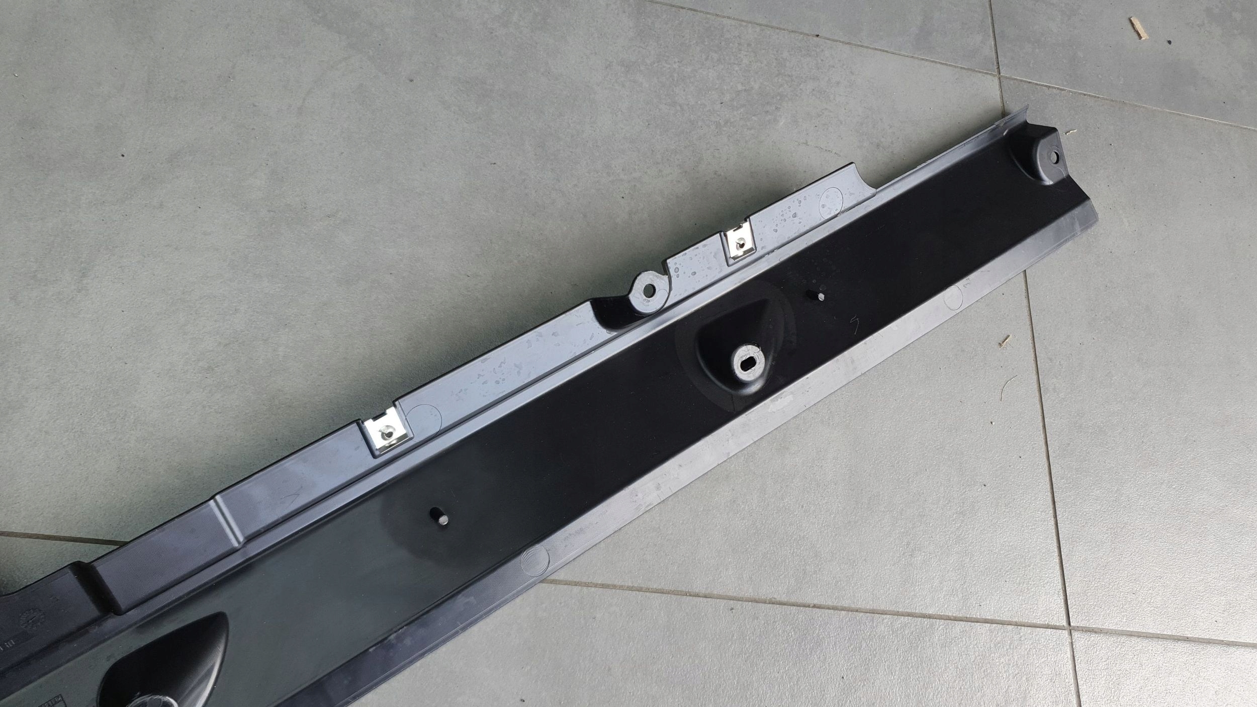 Audi Q8 cover chassis side left 4M8825211