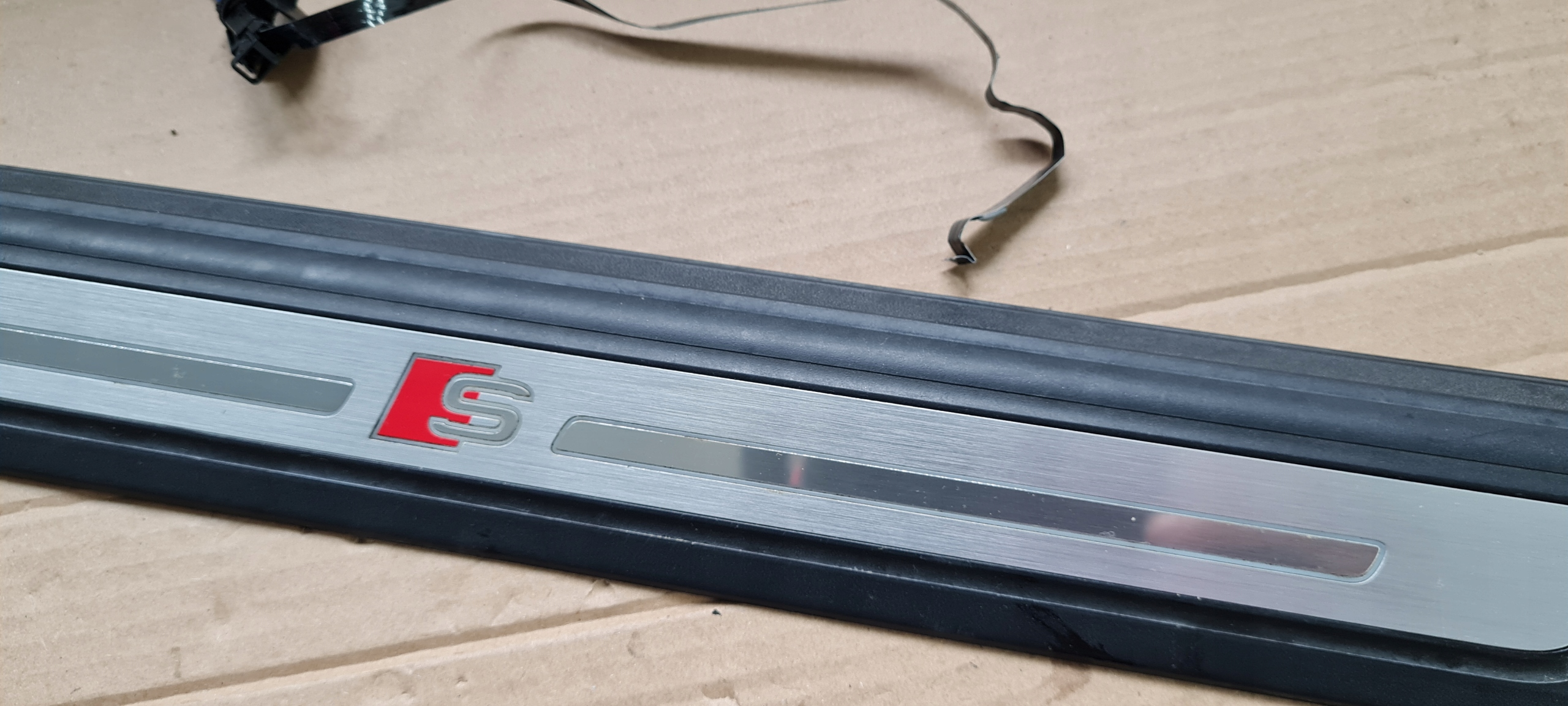 Q5 80A SQ5 moulding threshold LED cap right right front SLINE 80A947418