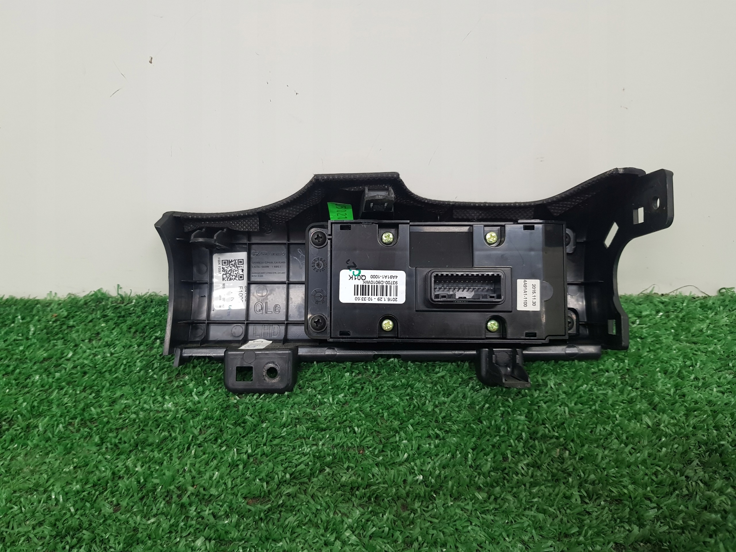 PANEL controls control of the lights , ESP KIA SPORTAGE 4 93700-D9010WK