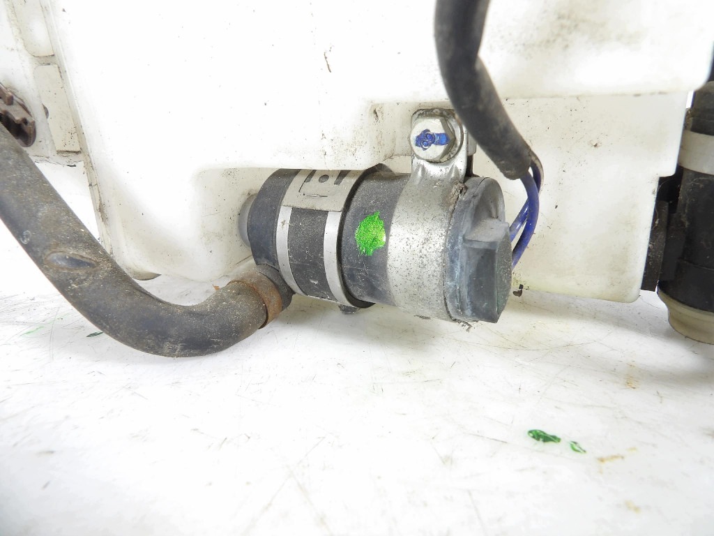 SUBARU FORESTER III Behälter Spritzdüse KOITO 100-20953