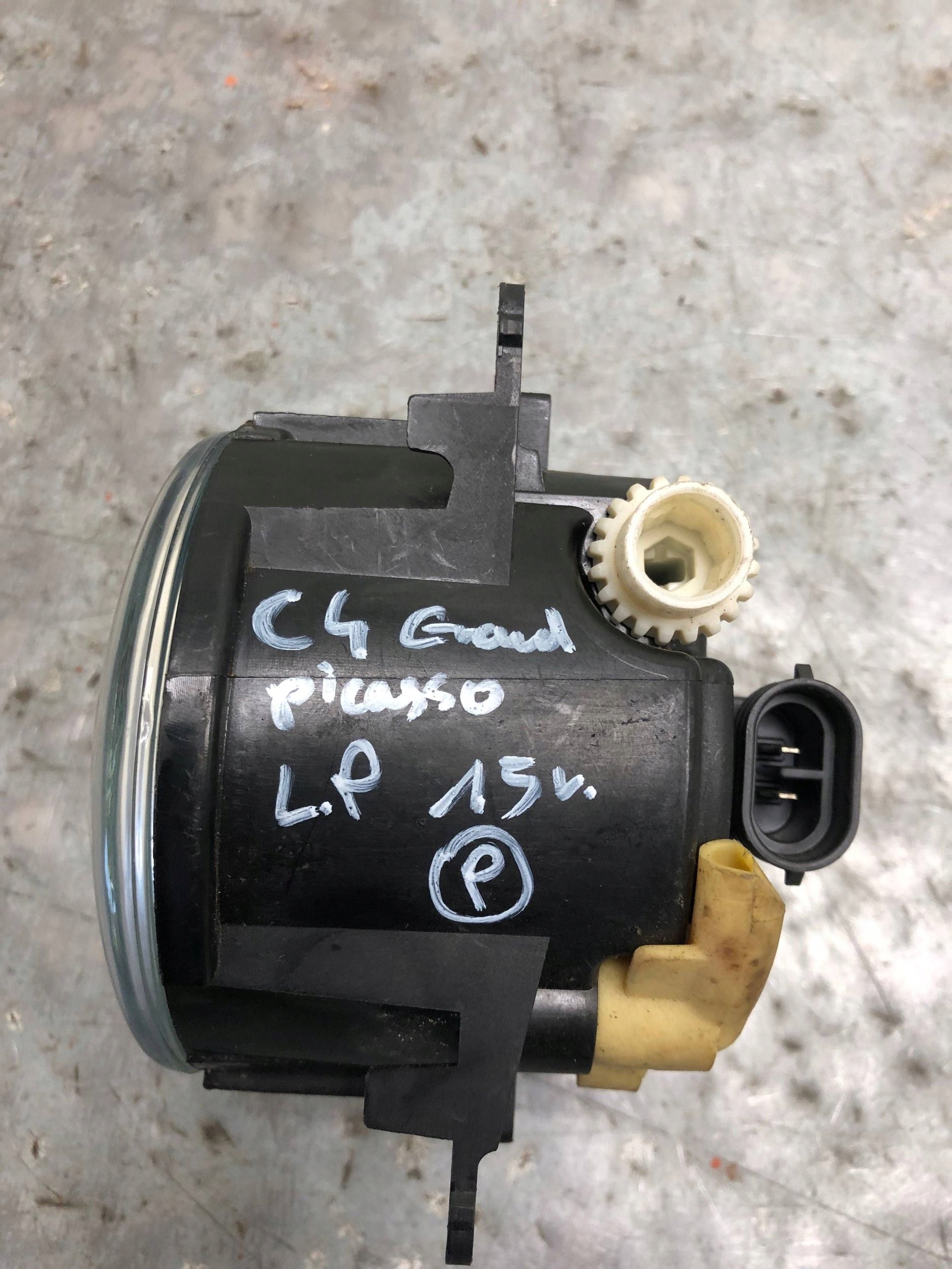 fog light left front CITROEN C4 GRAND PICASSO 9650001680